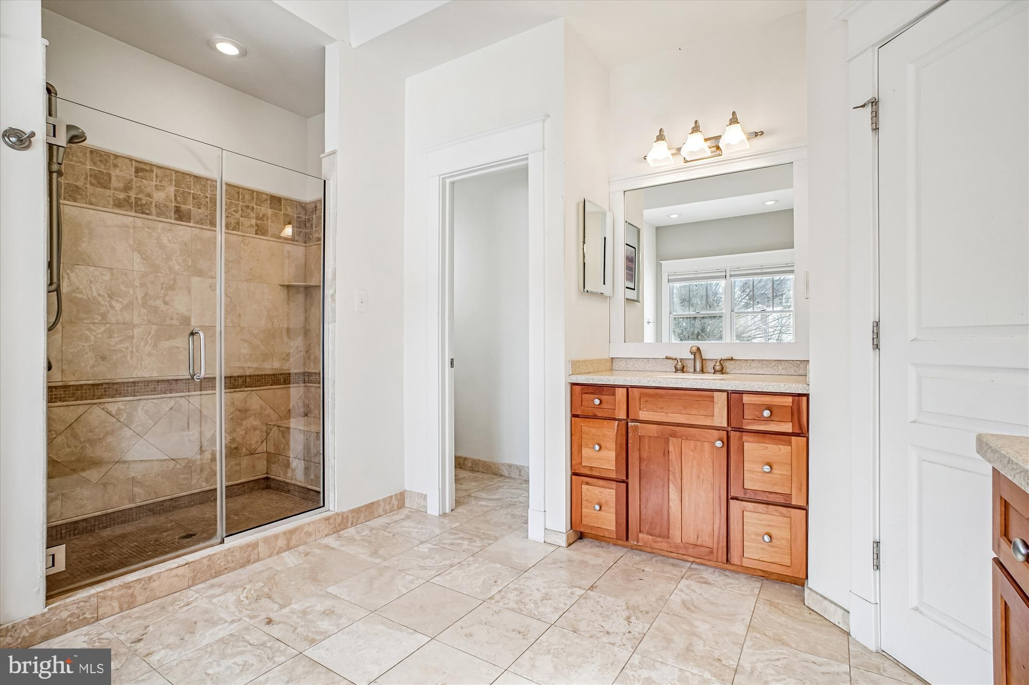 CLARENDON - Residential