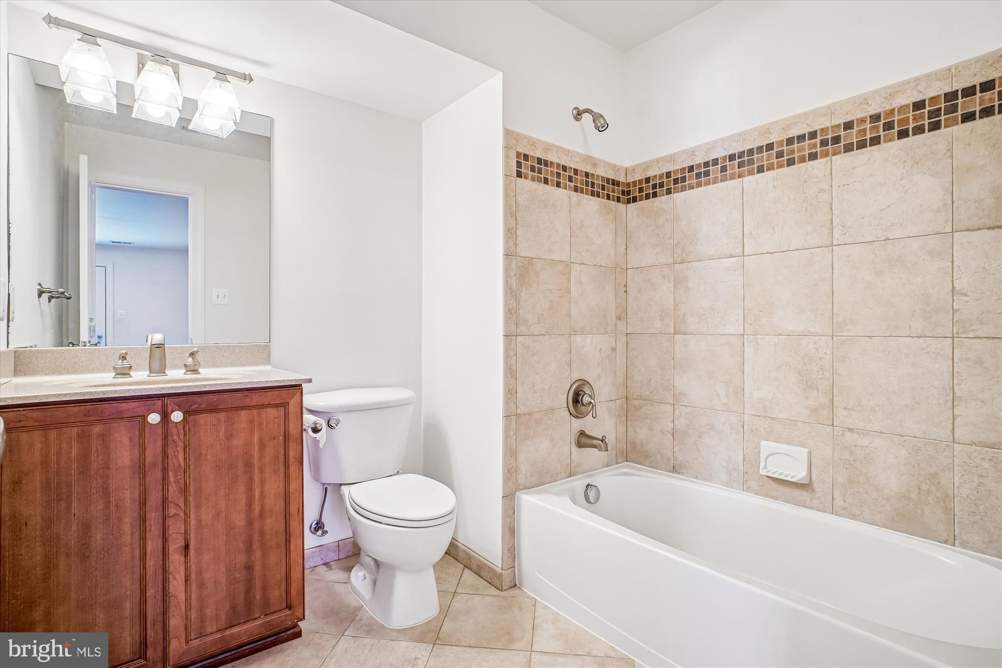 CLARENDON - Residential