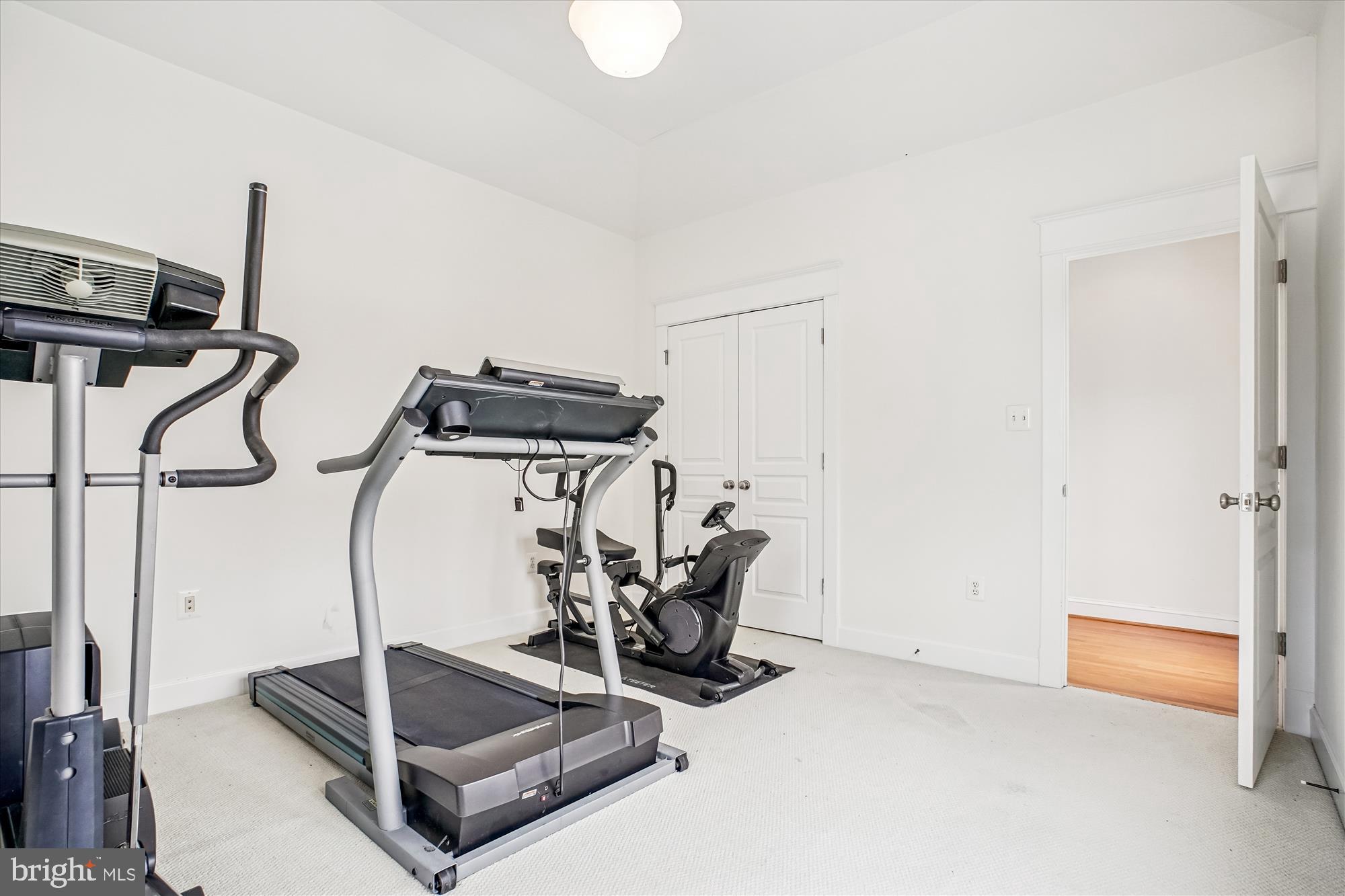 CLARENDON - Residential