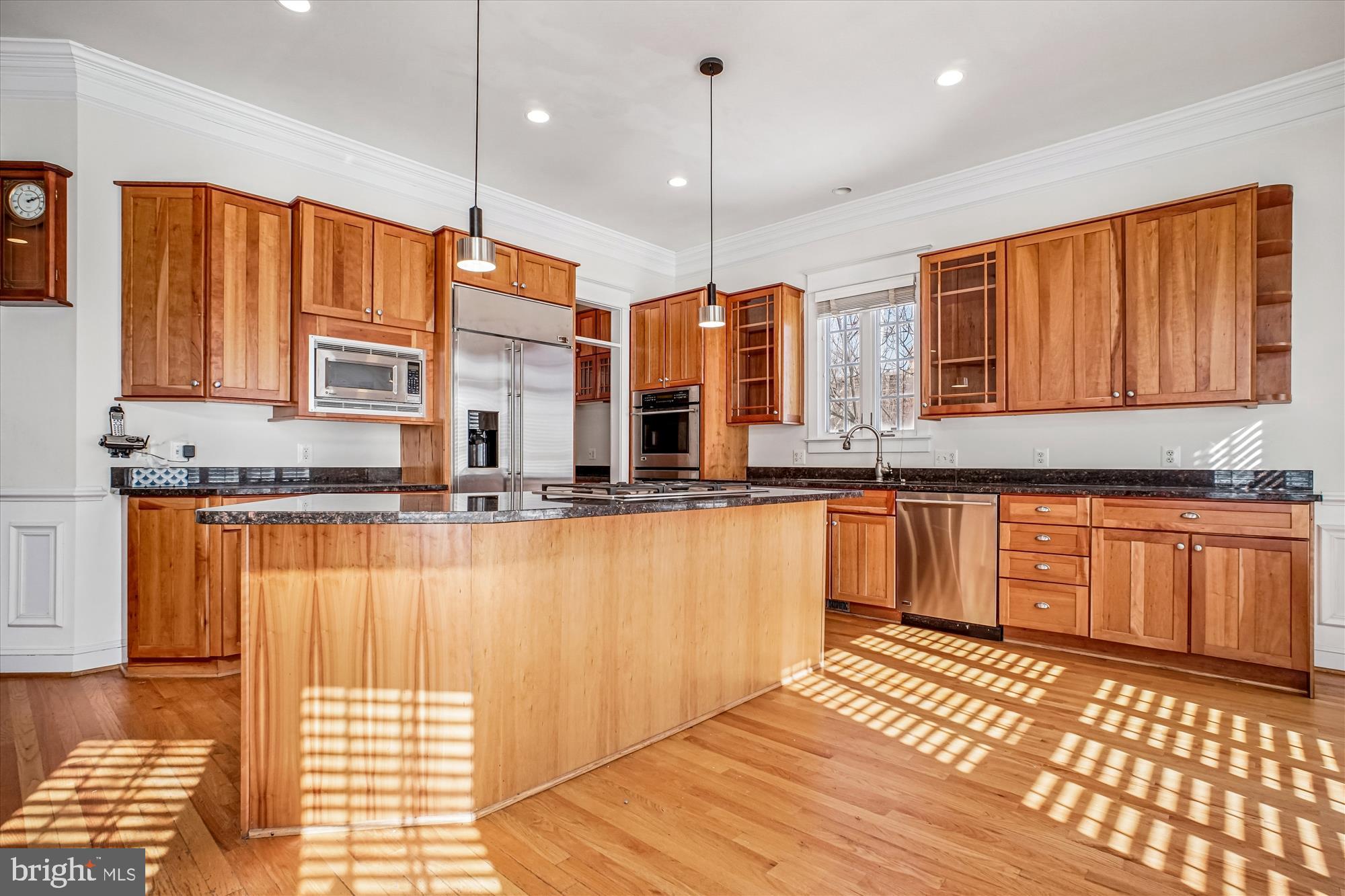 CLARENDON - Residential