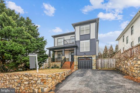 2500 12TH STREET N ARLINGTON VA 22201