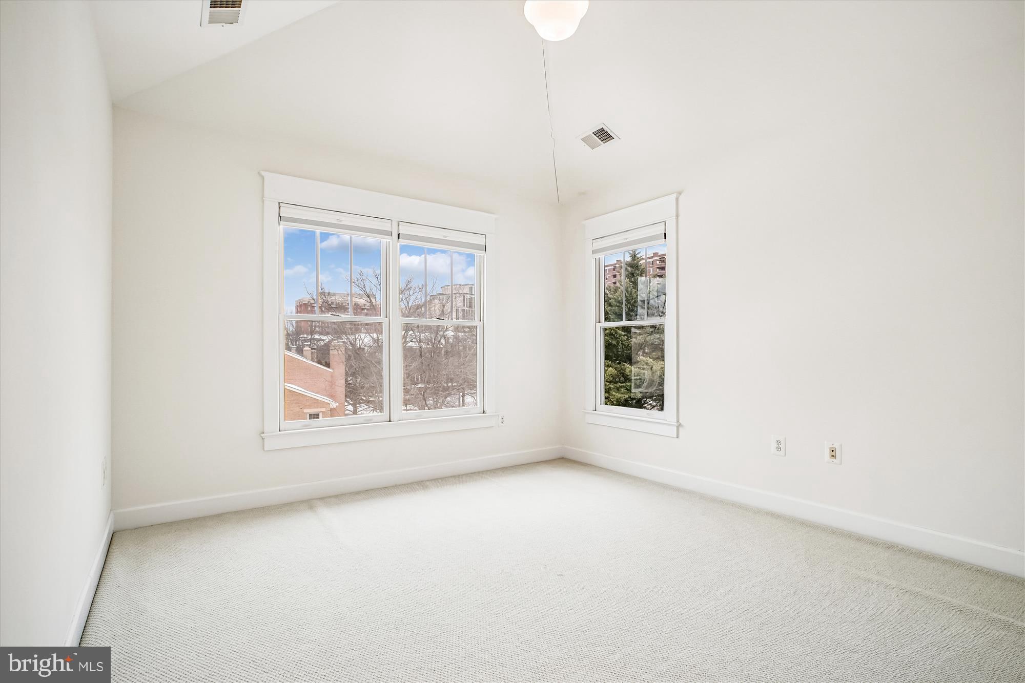 CLARENDON - Residential