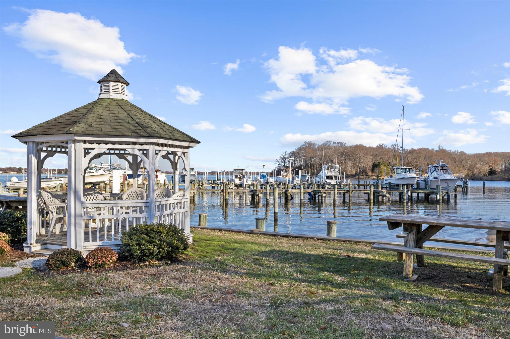 LOCH HAVEN - Residential