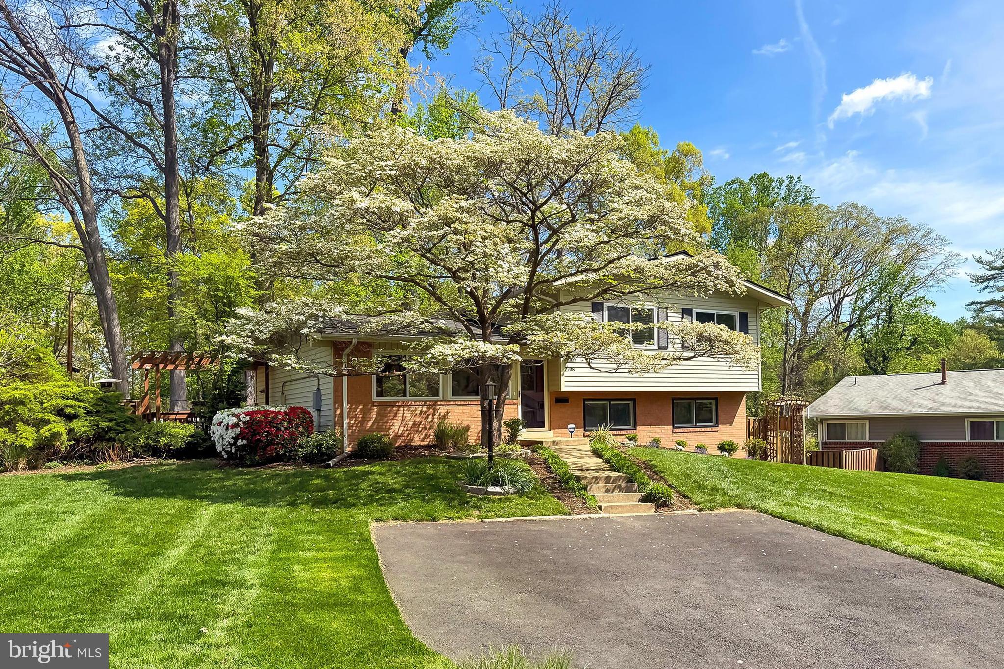 WESTVIEW HILLS - Residential