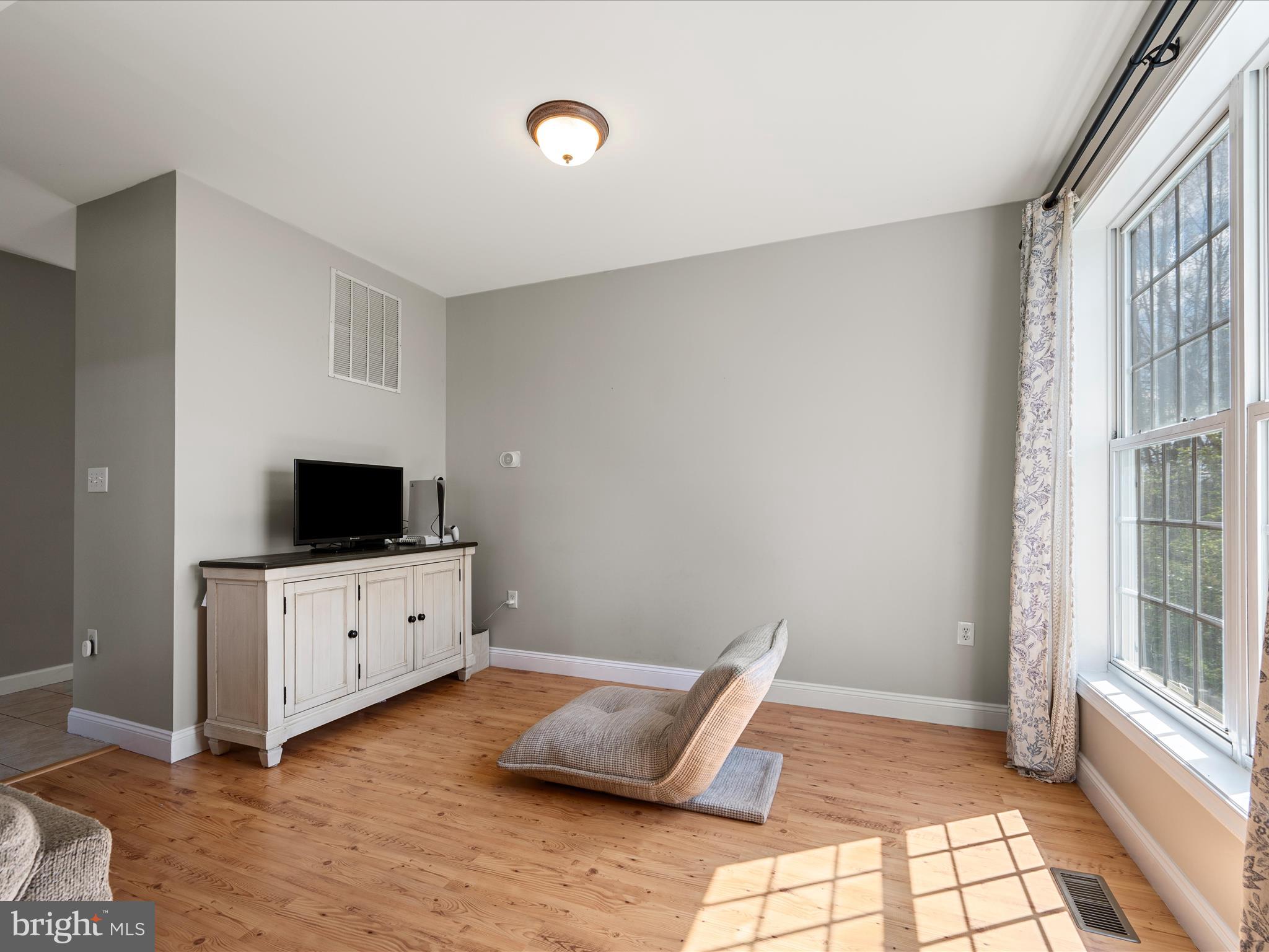 LOCUST HILL - Residential