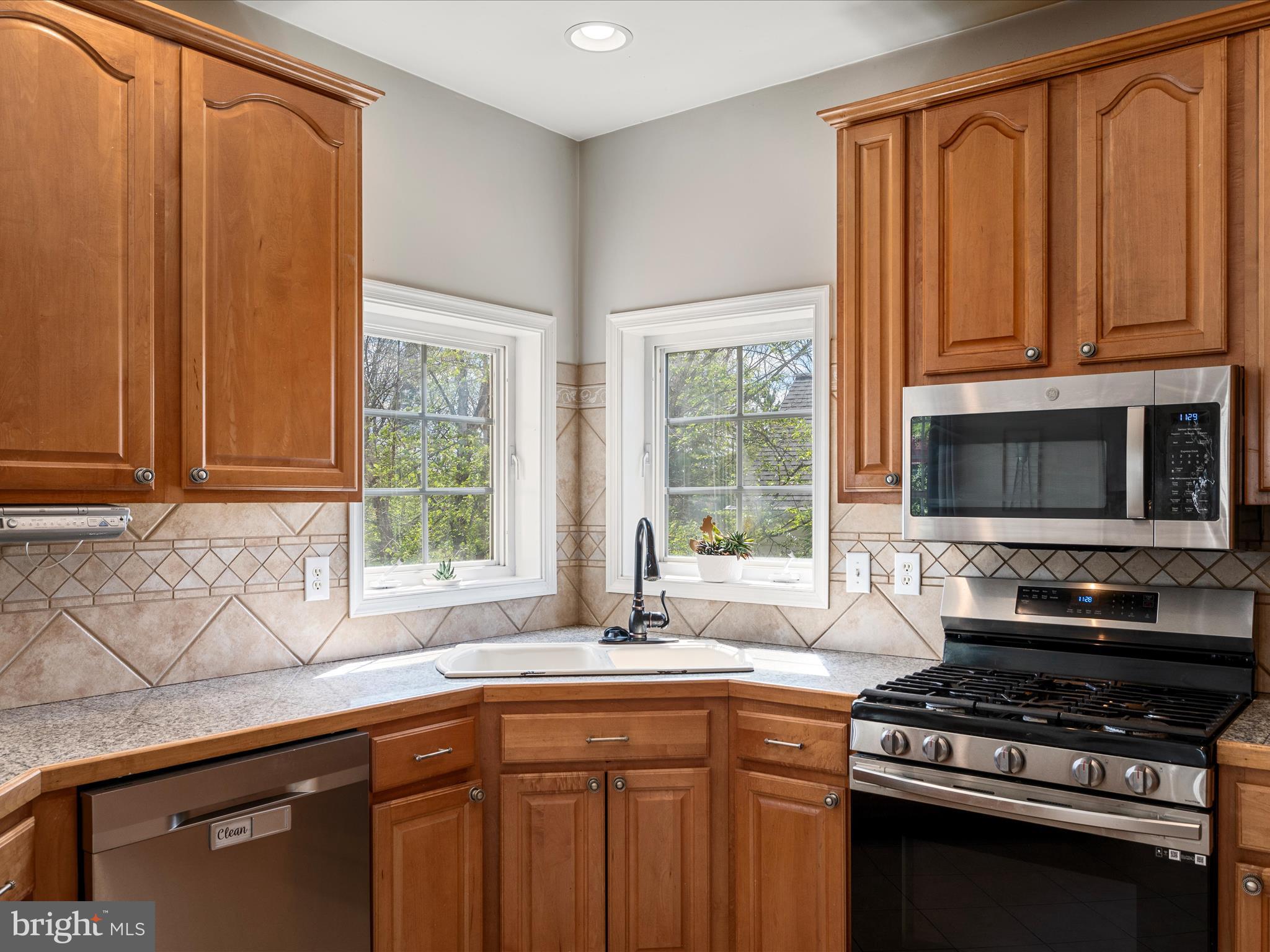 LOCUST HILL - Residential