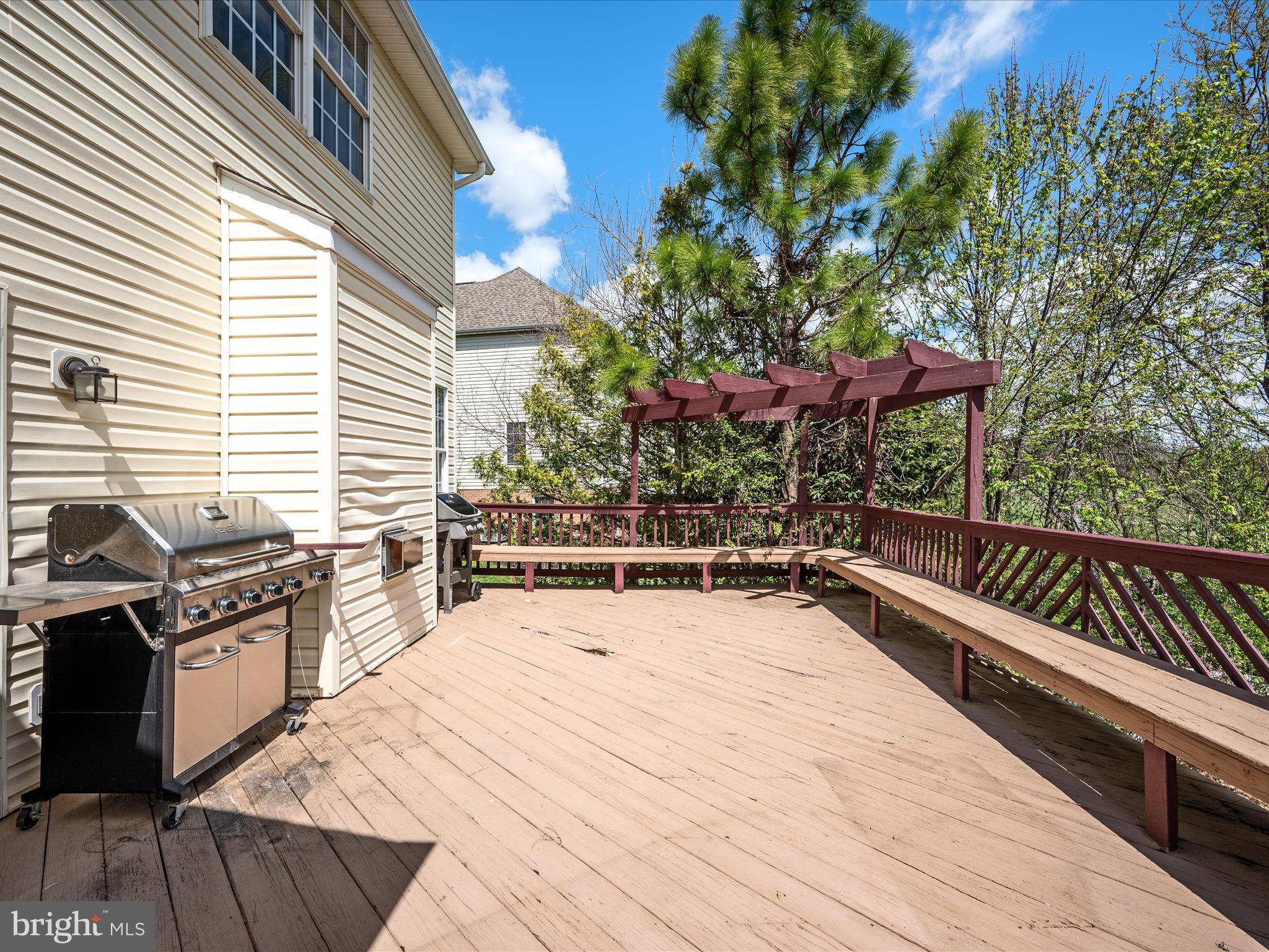 LOCUST HILL - Residential