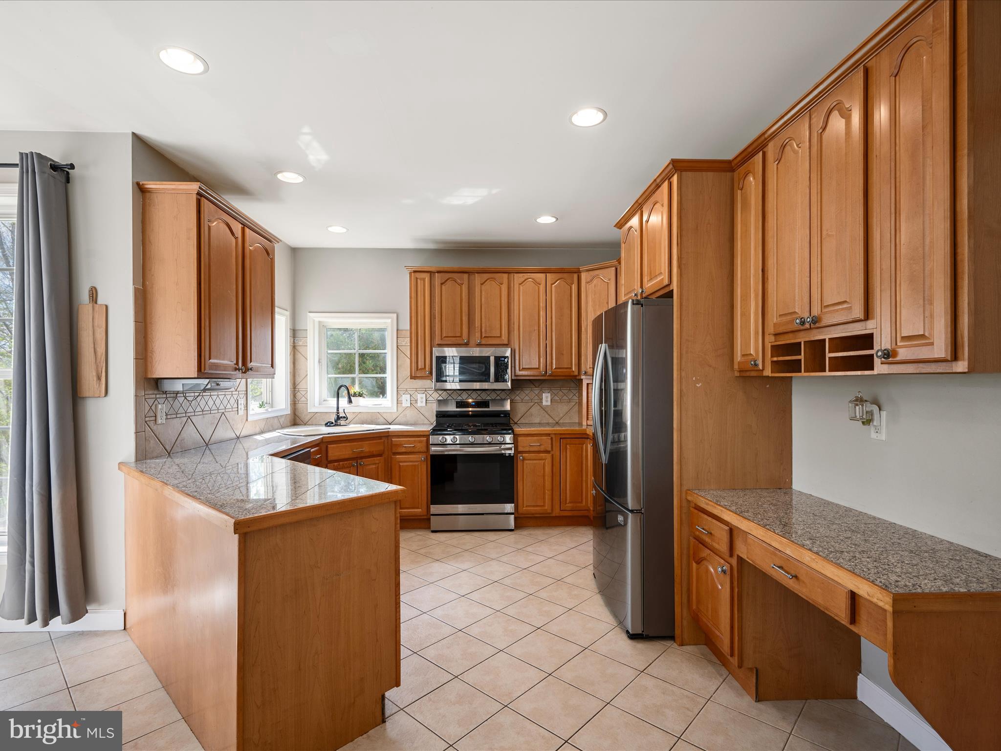 LOCUST HILL - Residential