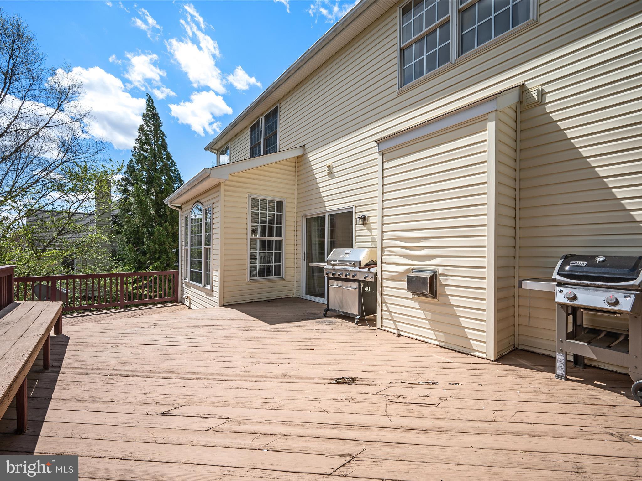 LOCUST HILL - Residential