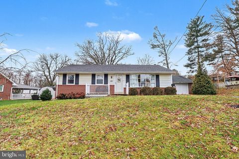 405 SPRING DRIVE MILLERSVILLE PA 17551