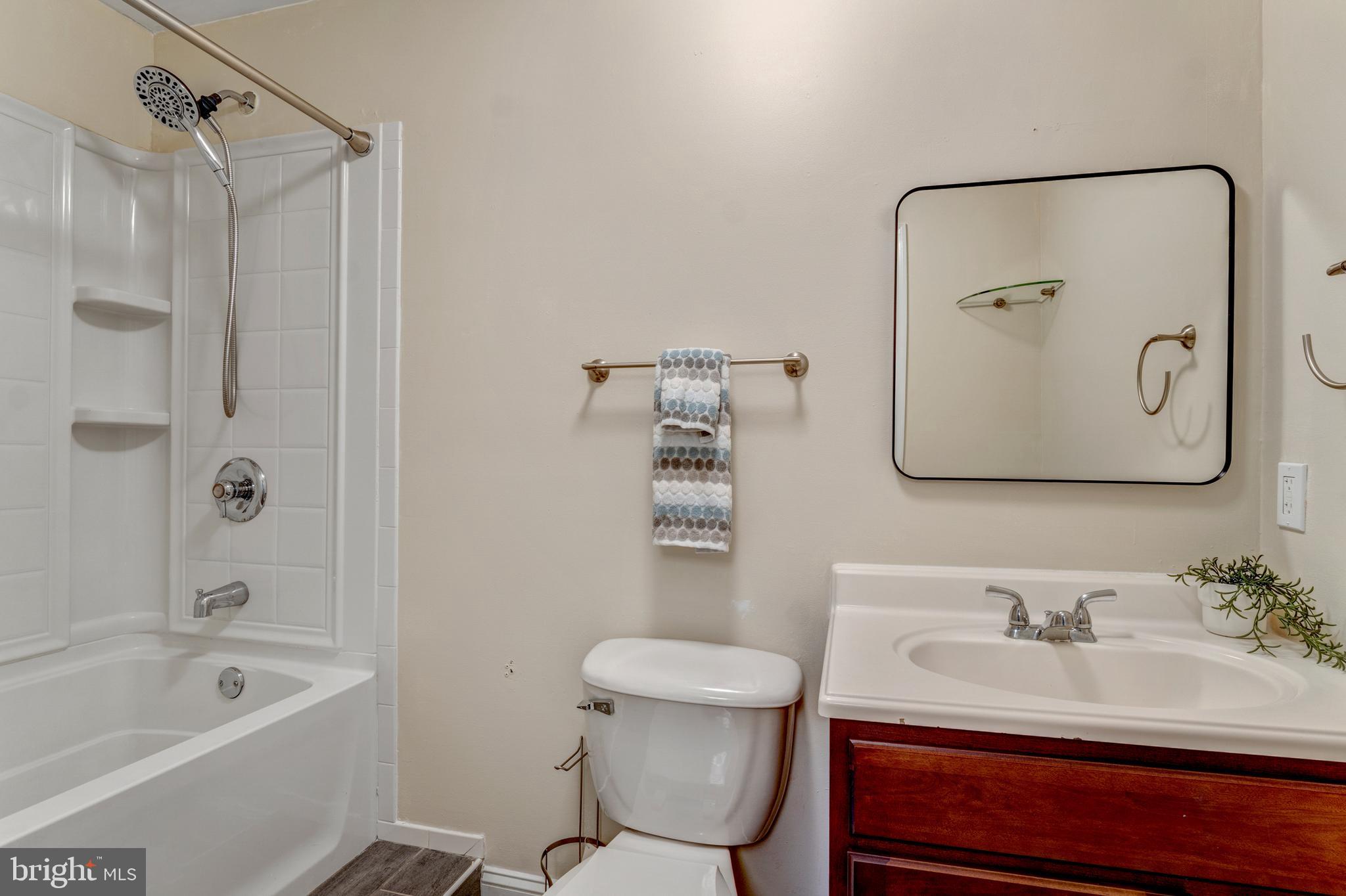 STONEWALL ESTATES - Residential Lease