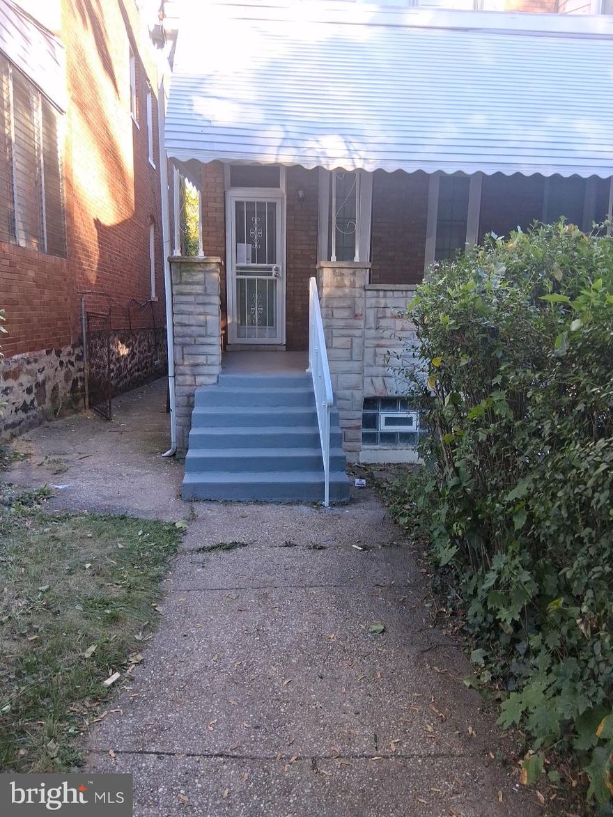 REMARKABLY REMODELED 3 BEDROOM 2.5 BATH SEMI-DETATCHED COLONIAL HOME!! THIS IMMACULATELY CLEAN TOP KNOTCH NEWLY RENOVATED HOME BOAST OF OPEN FLOOR PLAN WITH HALF-BATH,  KITCHEN  STAINLESS STEAL APPLIANCES, MAHOGONY CABINETRY WITH WHITE MARBLE FINISHED QUARTZ COUNTER TOPS!! FAMILY ROOM WITH ACCENTED WORKING GAS FIRE PLACE WITH FINISHED FLOORS THROUGHOUT!! PLUSH CARPETED  MASTERBEROOM WITH LARGE BAY WINDOWS  AND LARGE CLOSET WITH FULL MASTER BATH!! FULLY RENOVATED SECOND FLOOR BATH 2ND AND 3RD BEDROOMS ARE FULLY RENOVATED WITH AMPLE CLOSET SPACE AND CARPET THROUGHOUT. REAR BEDROON ALSO ACCENTED WITH LARGE BAY WINDOWS!! FULLY RENOVATED BASEMENT WITH ROOMS FOR FAMILYROOM PLAYROOM AND/OR STUDY. UPGRADED HVAC SYSTEM WITH NEW HOT WATER TANK AND DUCK WORK!! UPGRADED WASHER AND DRYER APPLIANCES ARE A MUST!! THIS UNIT INCLUDES IN GROUND SUMPUMP WITH WALK OUT LEVEL REAR ENTRENCE/EXIT!! UPDATED REAR GARGE WITH NEW ROOF AND REPLACEMENT WINDOWS!! THIS AN AMAZING UNIT FOR A FANTASTIC PRICE!! A MUST SEE!! WONT LAST LONG !!CONTACT LISTING AGENT