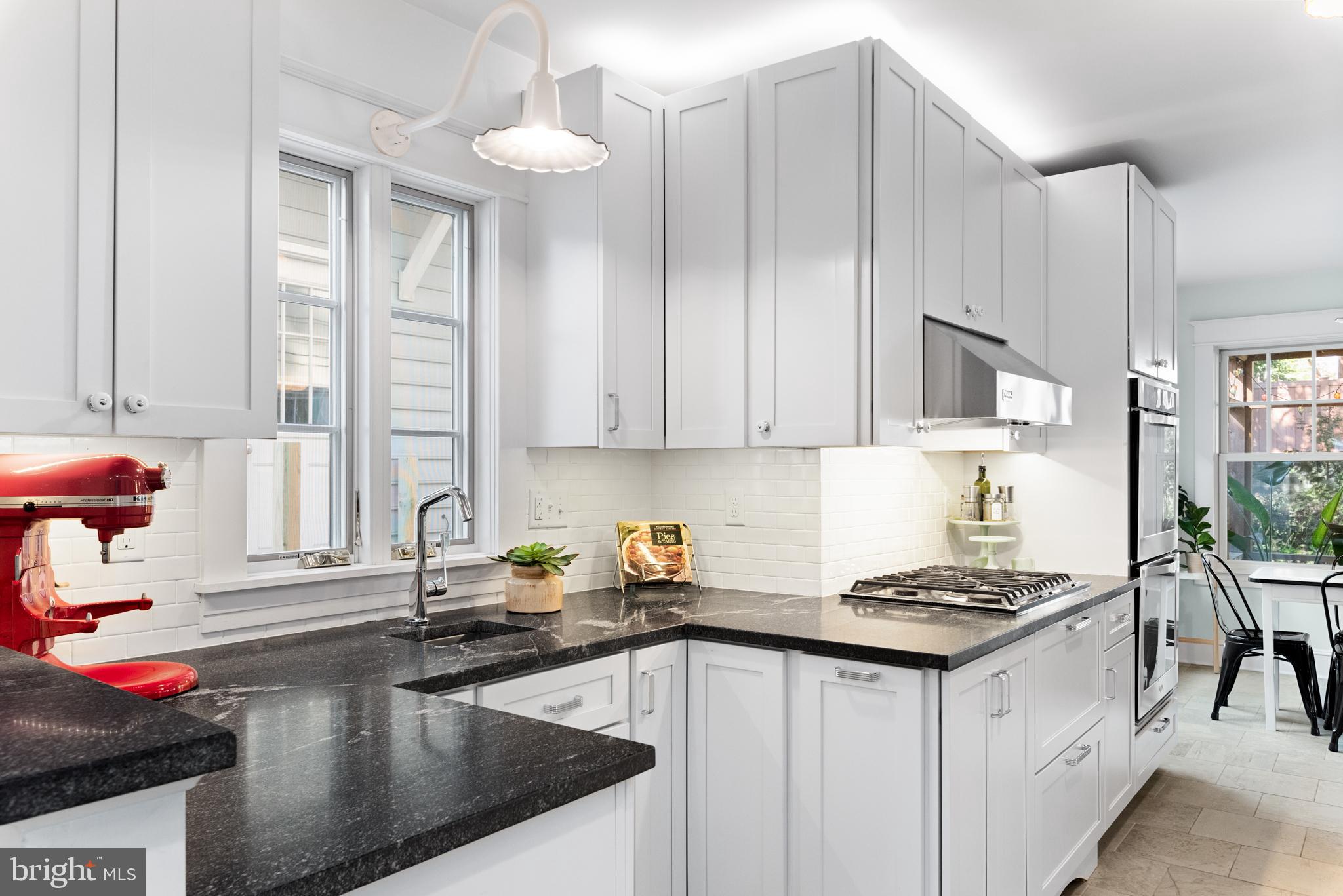 MURRAY HILL - Residential