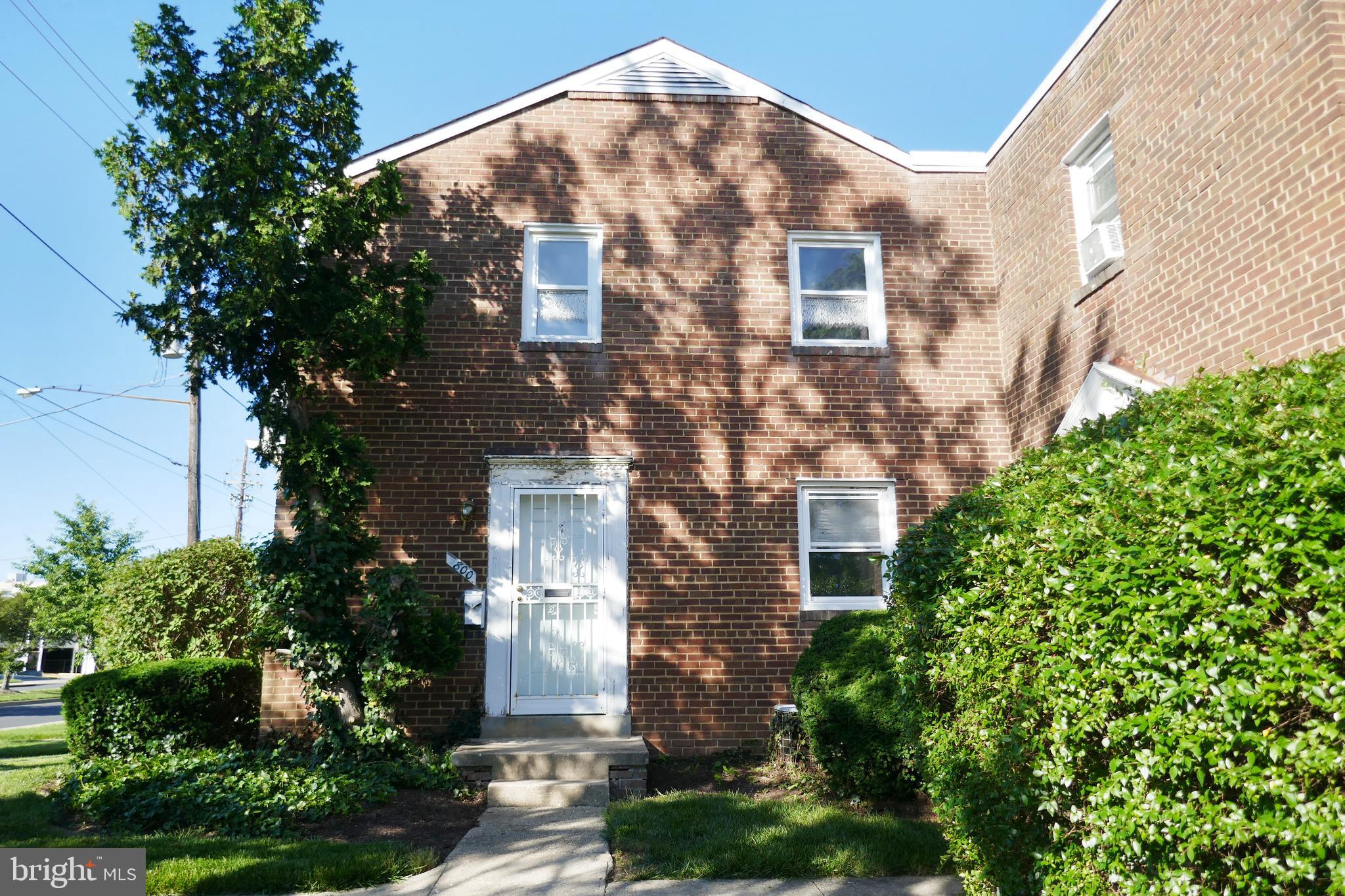 IVERSON SQUARE CONDOMINIUM - Residential