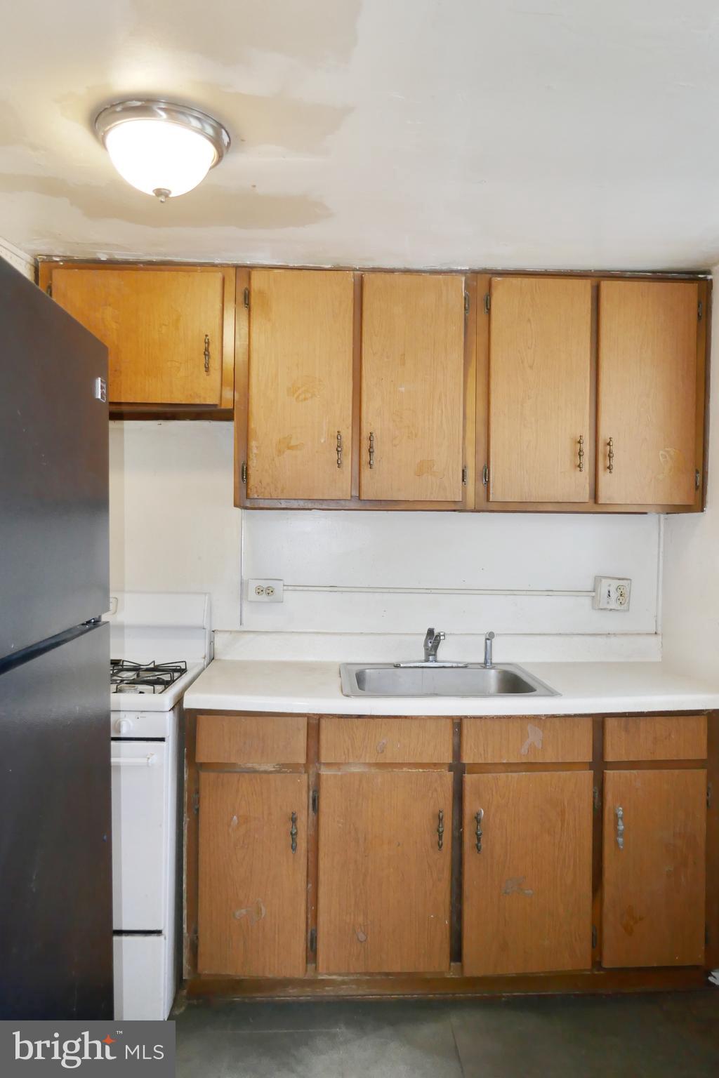 IVERSON SQUARE CONDOMINIUM - Residential