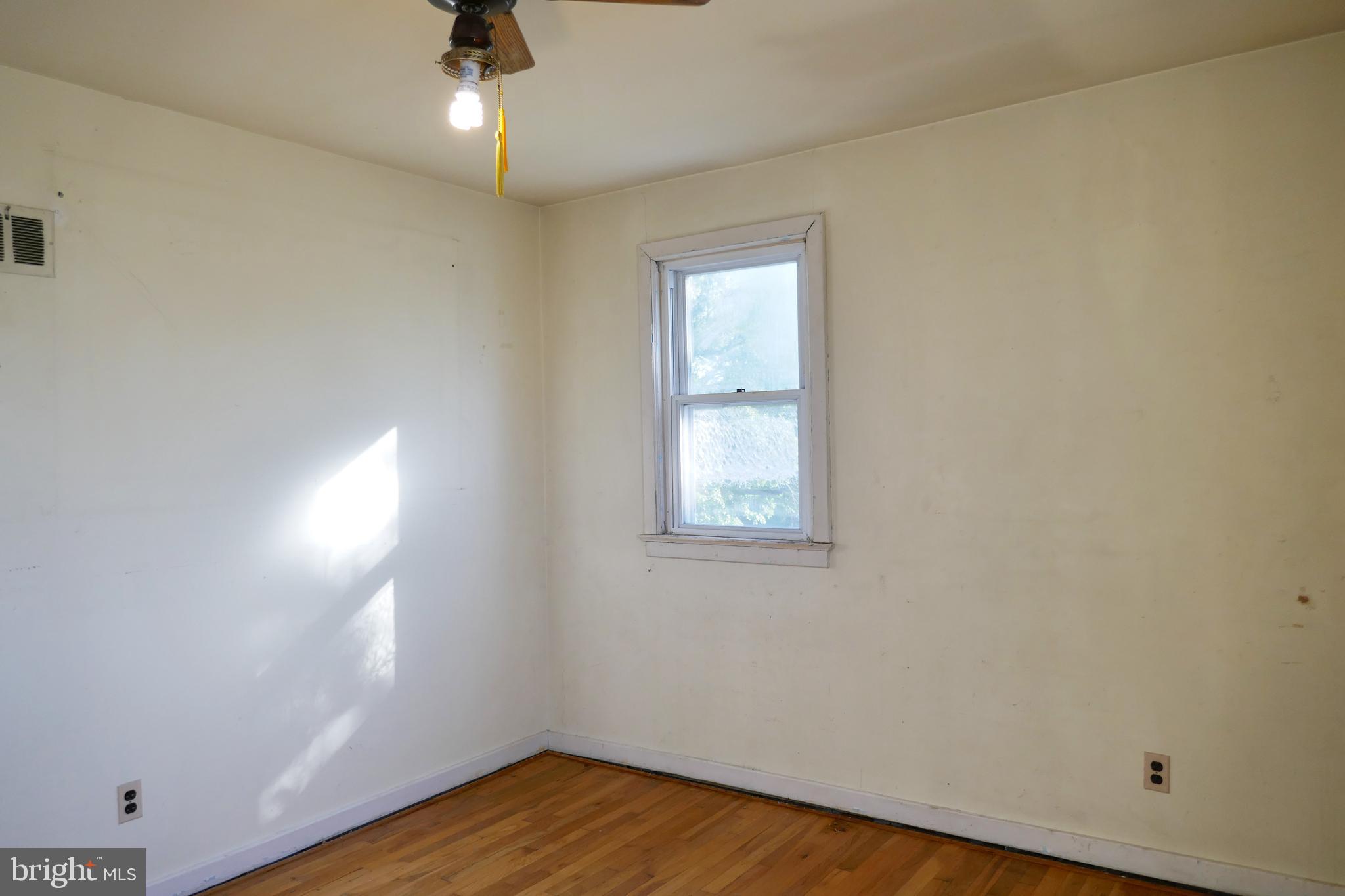 IVERSON SQUARE CONDOMINIUM - Residential