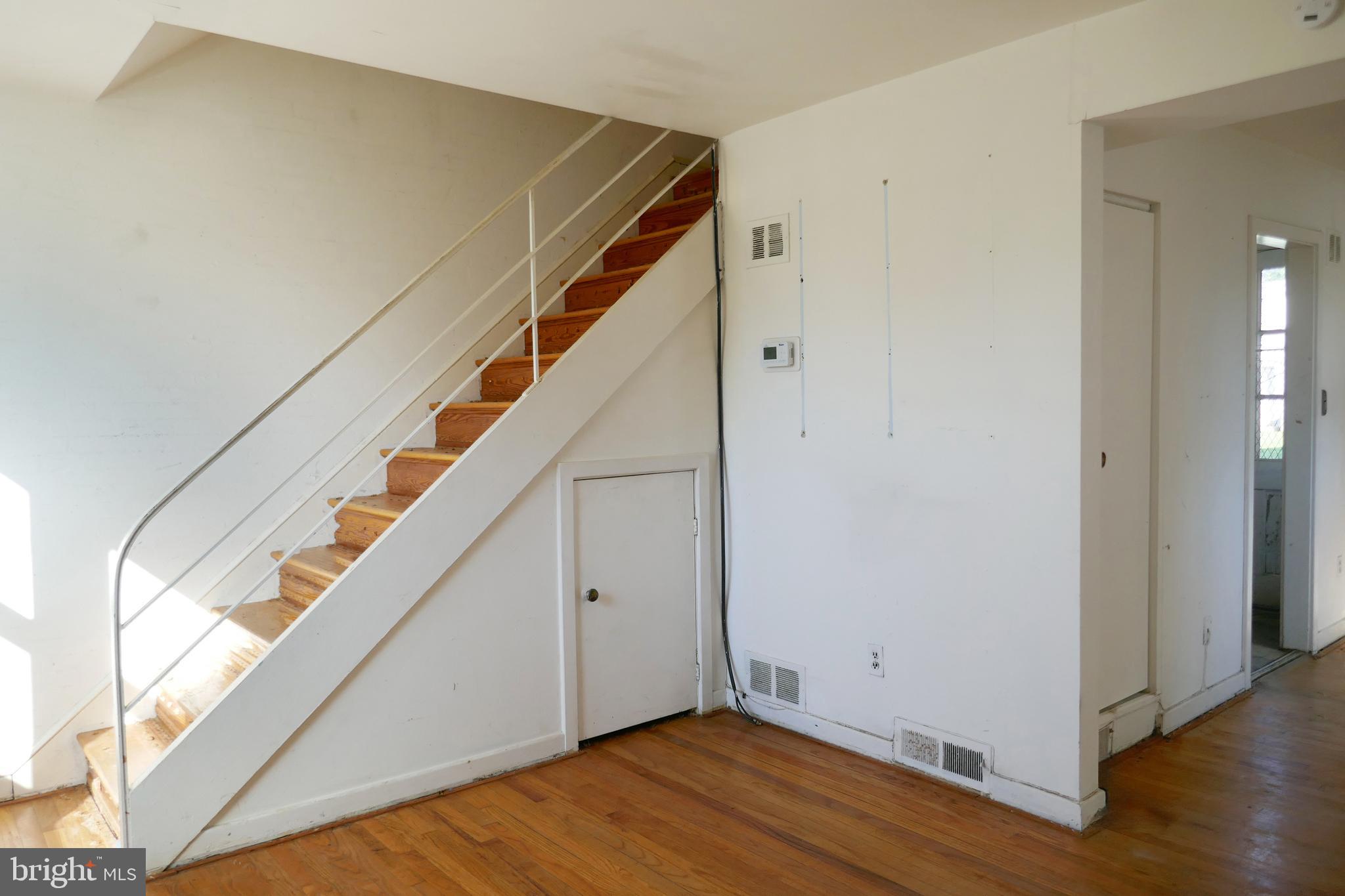 IVERSON SQUARE CONDOMINIUM - Residential