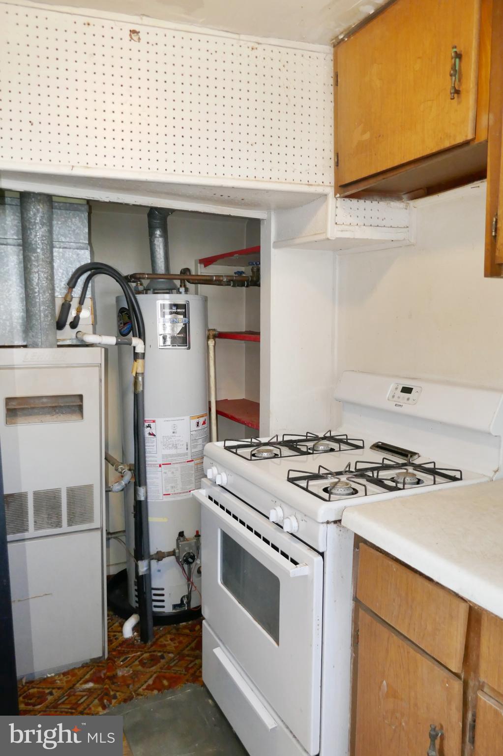 IVERSON SQUARE CONDOMINIUM - Residential