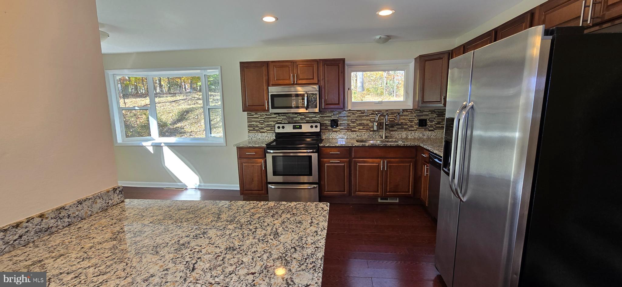 APPLE GROVE - Residential Lease