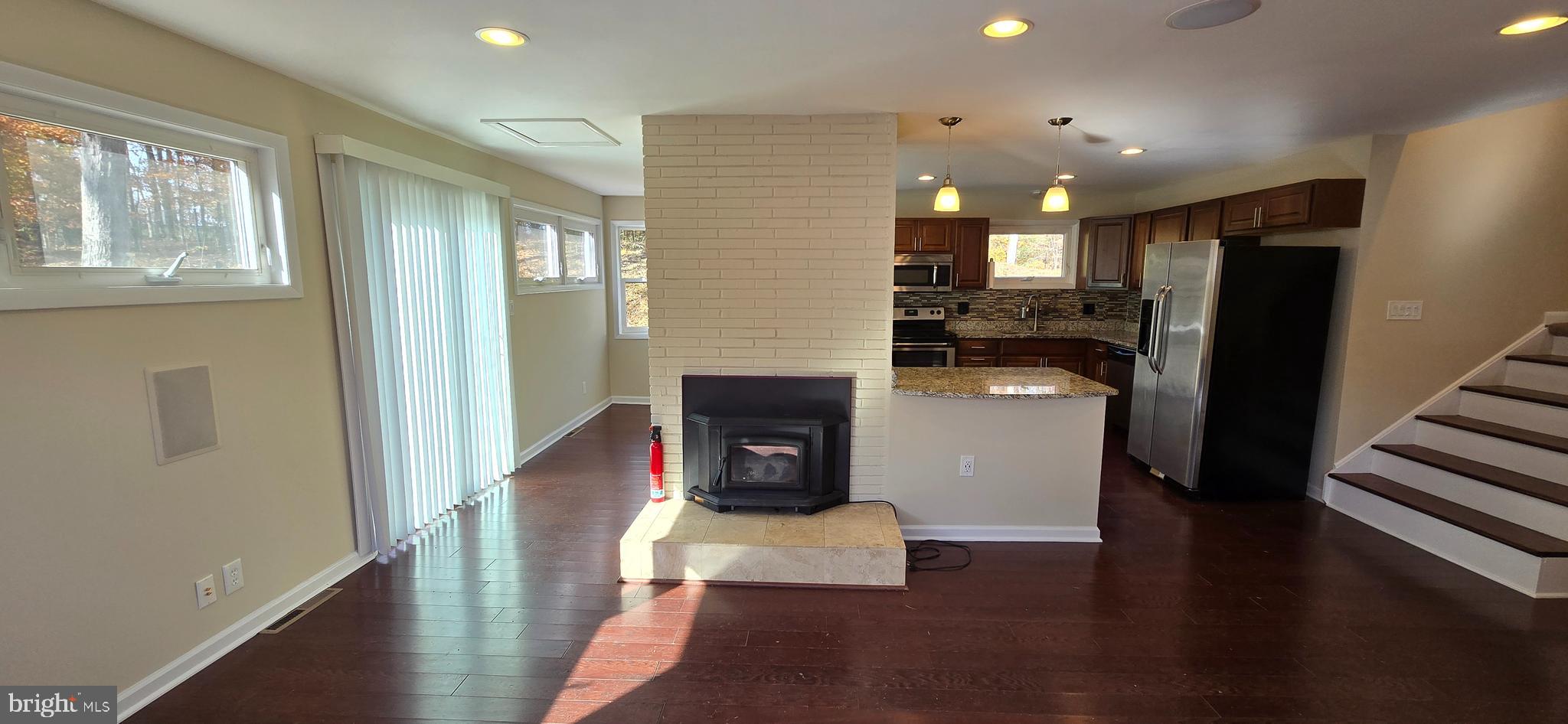 APPLE GROVE - Residential Lease