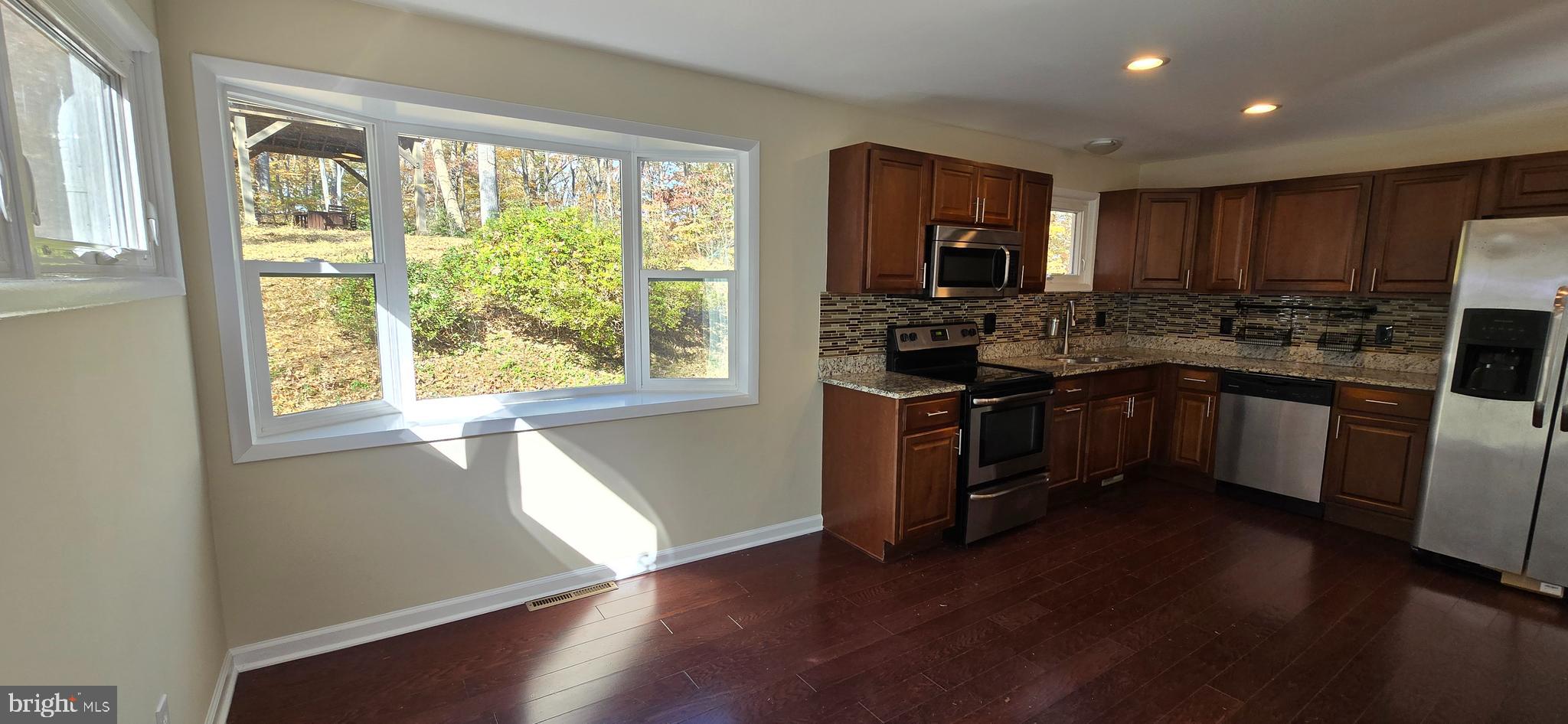 APPLE GROVE - Residential Lease