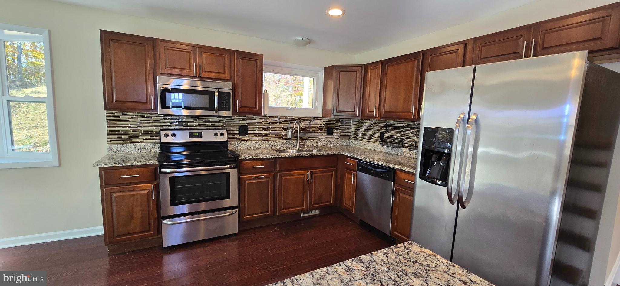 APPLE GROVE - Residential Lease