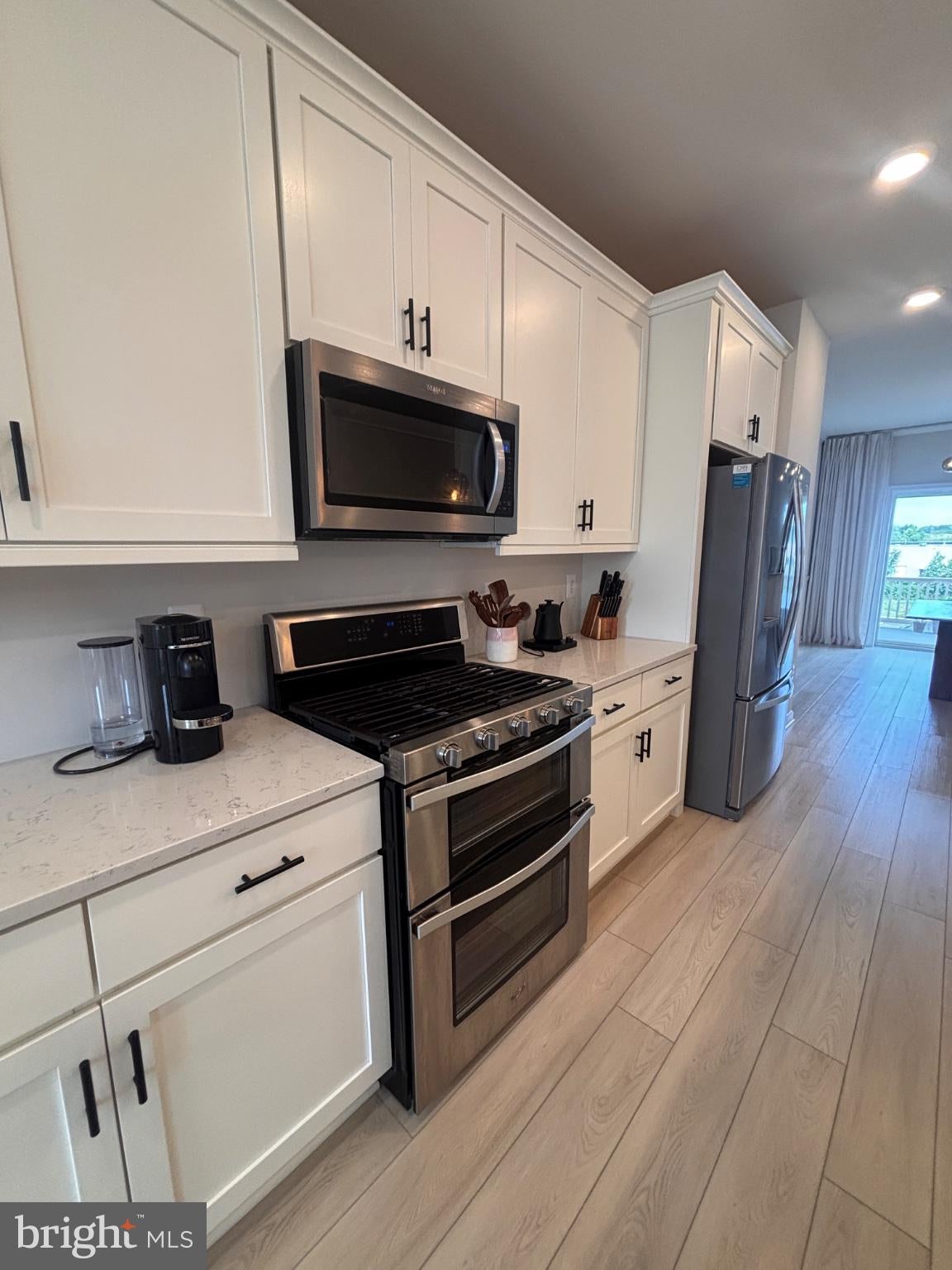 4826 VISTA GLEN LANE