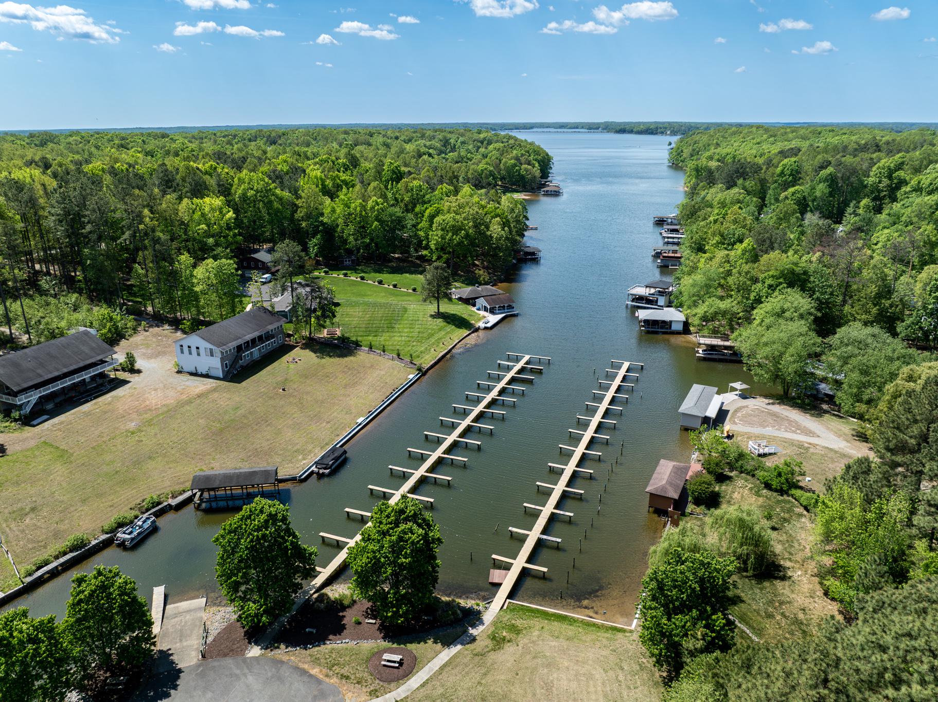 ROCKLAND CREEK ESTATES - Residential