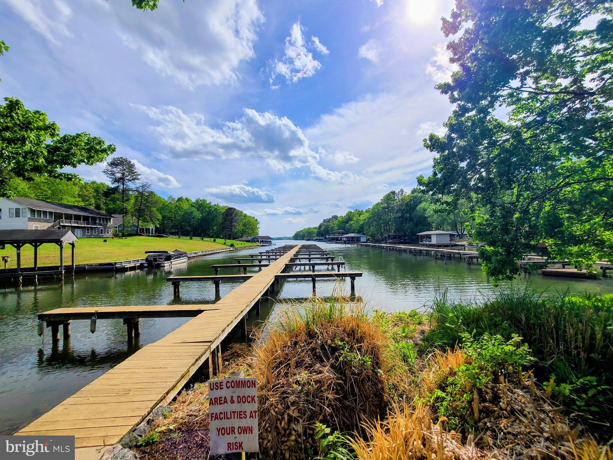 ROCKLAND CREEK ESTATES - Residential