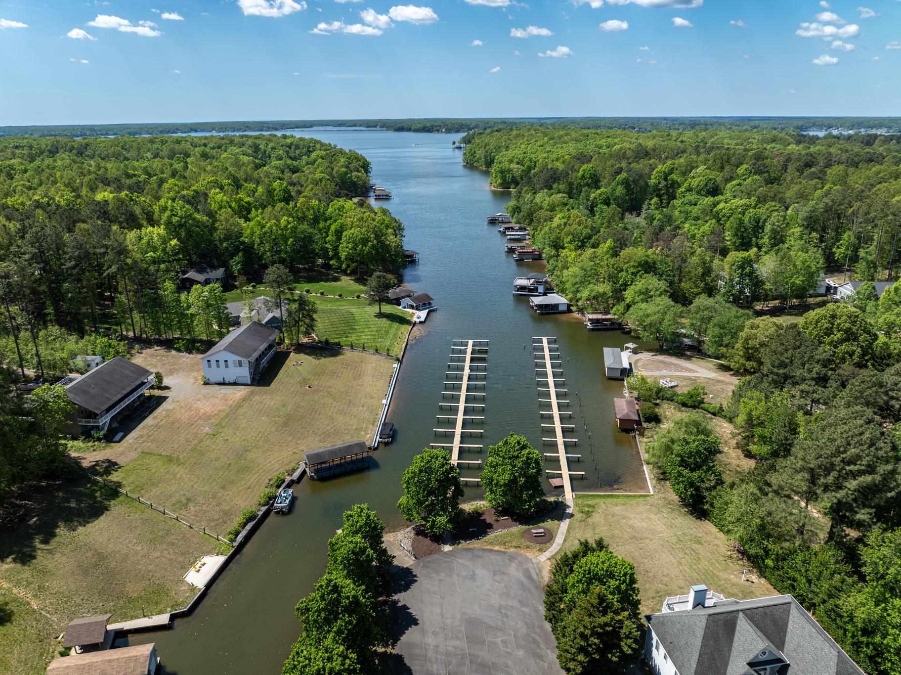 ROCKLAND CREEK ESTATES - Residential