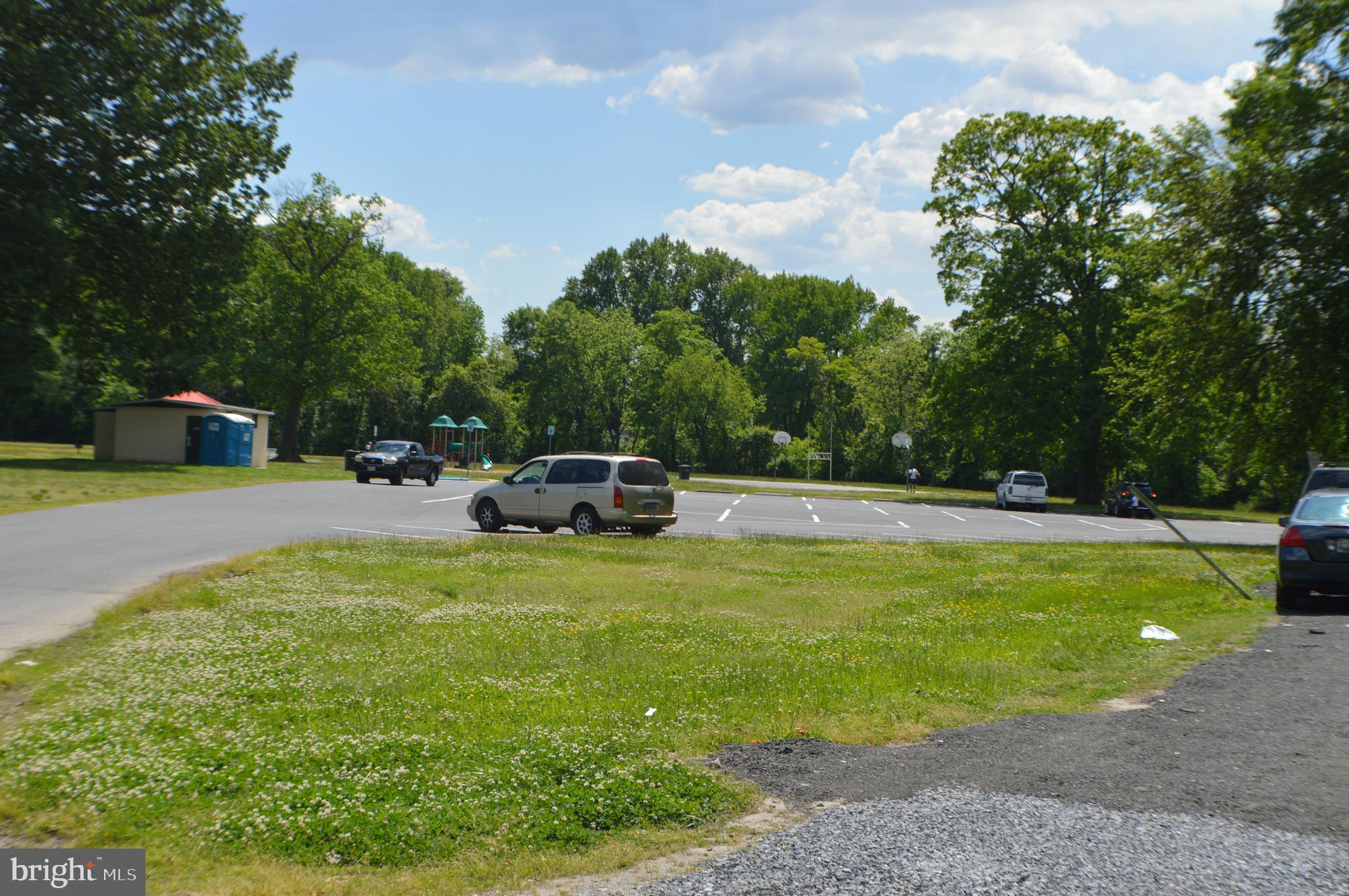 RIVERDALE PARK - Residential
