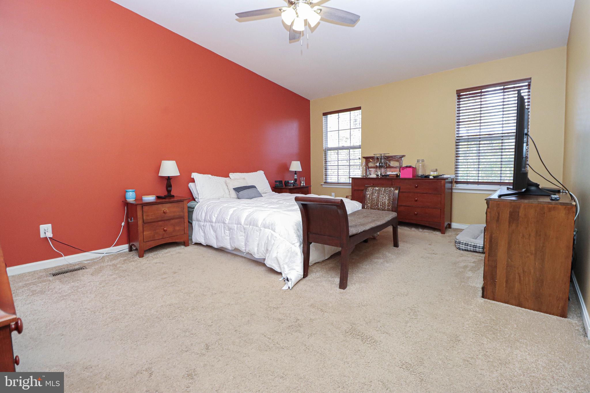 SEVEN OAKS - Residential