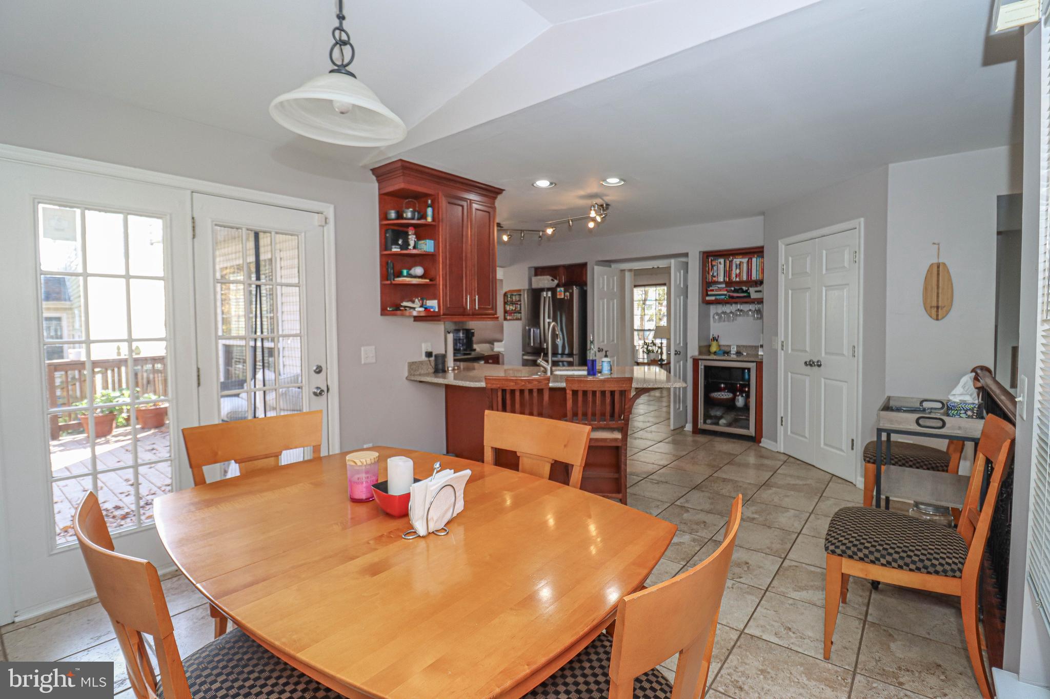 SEVEN OAKS - Residential