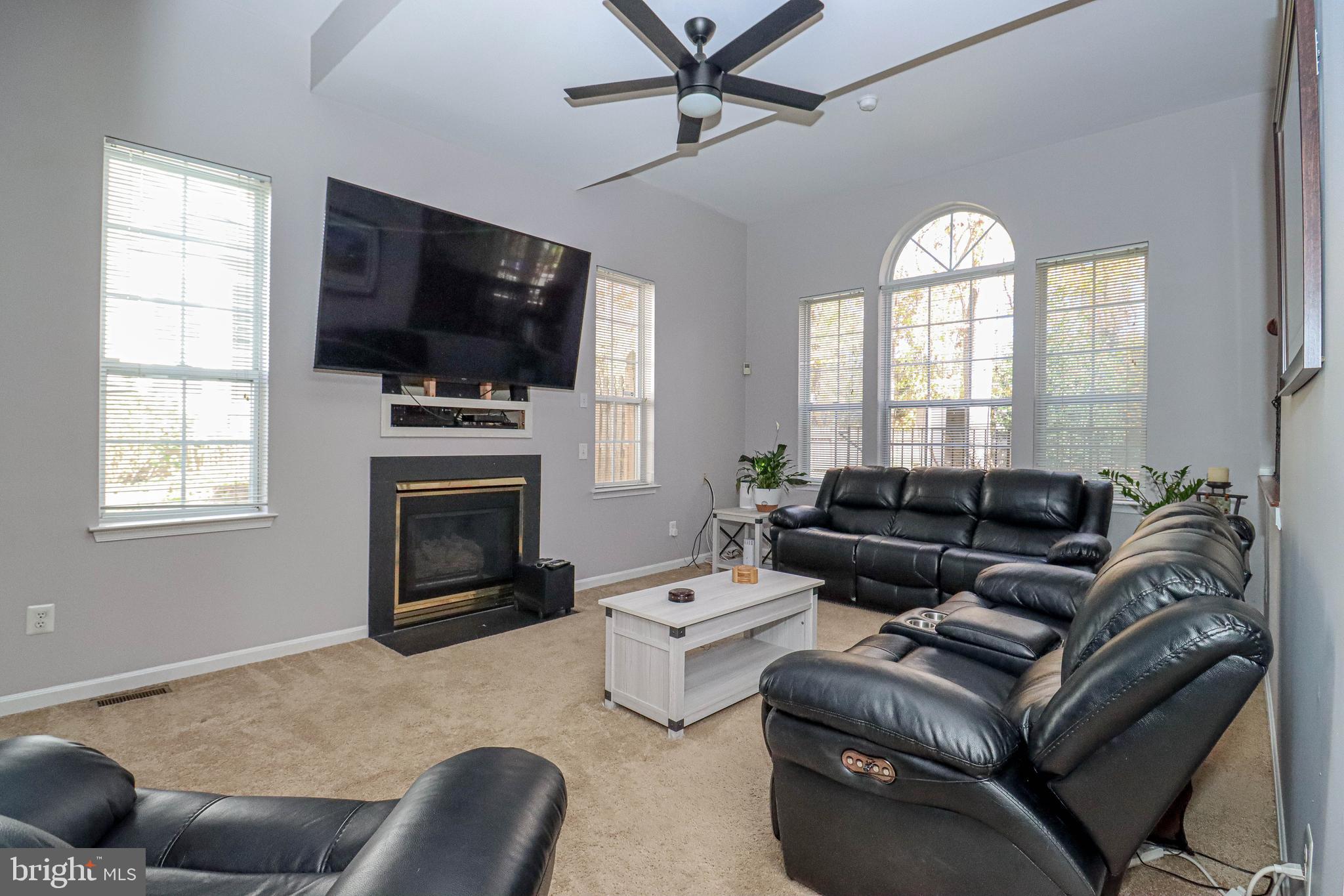 SEVEN OAKS - Residential