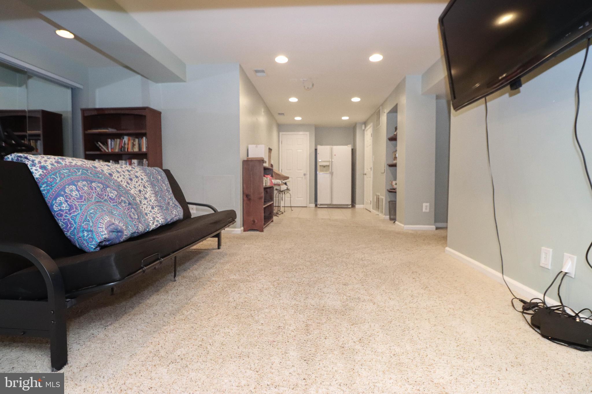 SEVEN OAKS - Residential