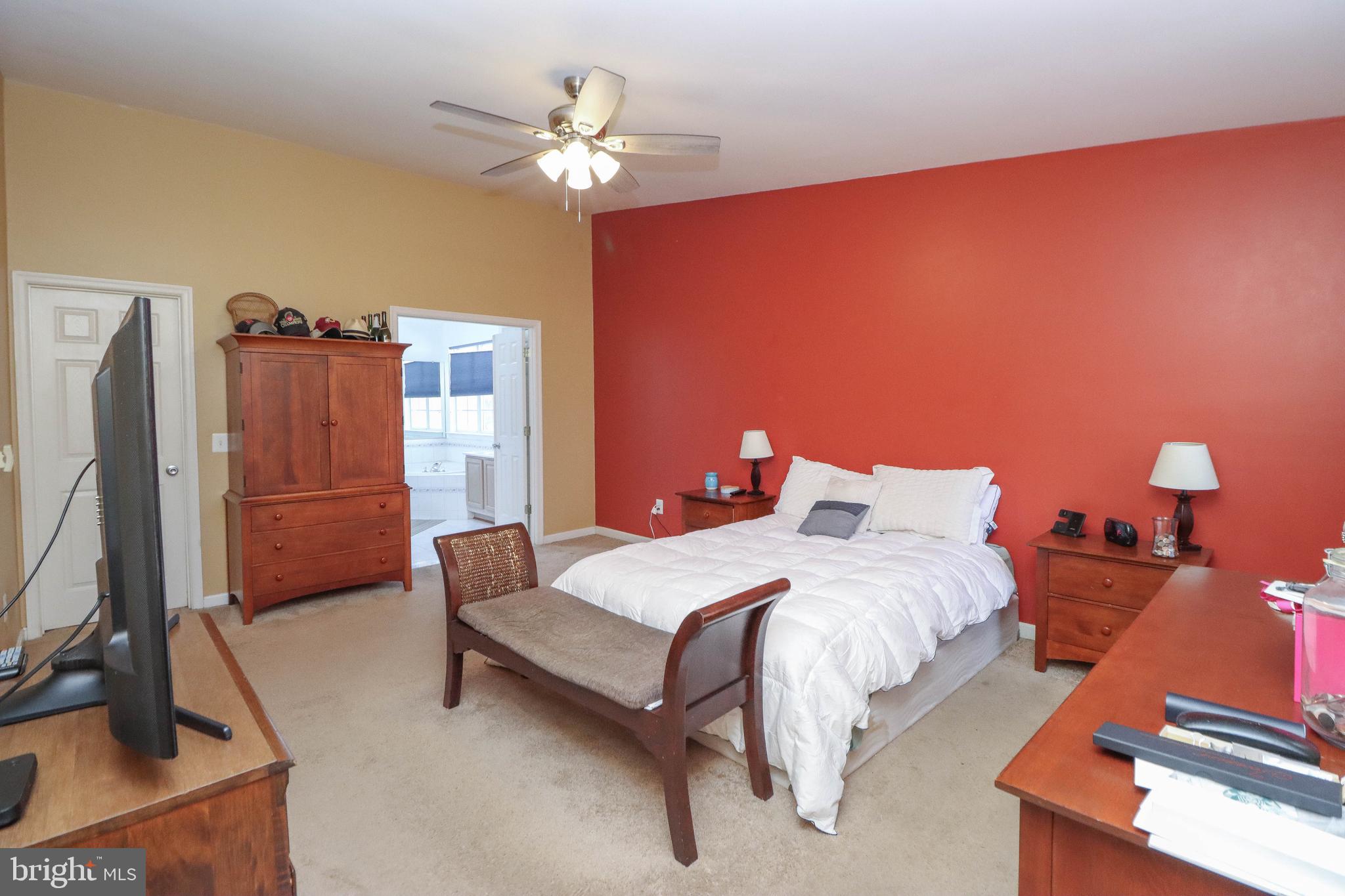 SEVEN OAKS - Residential