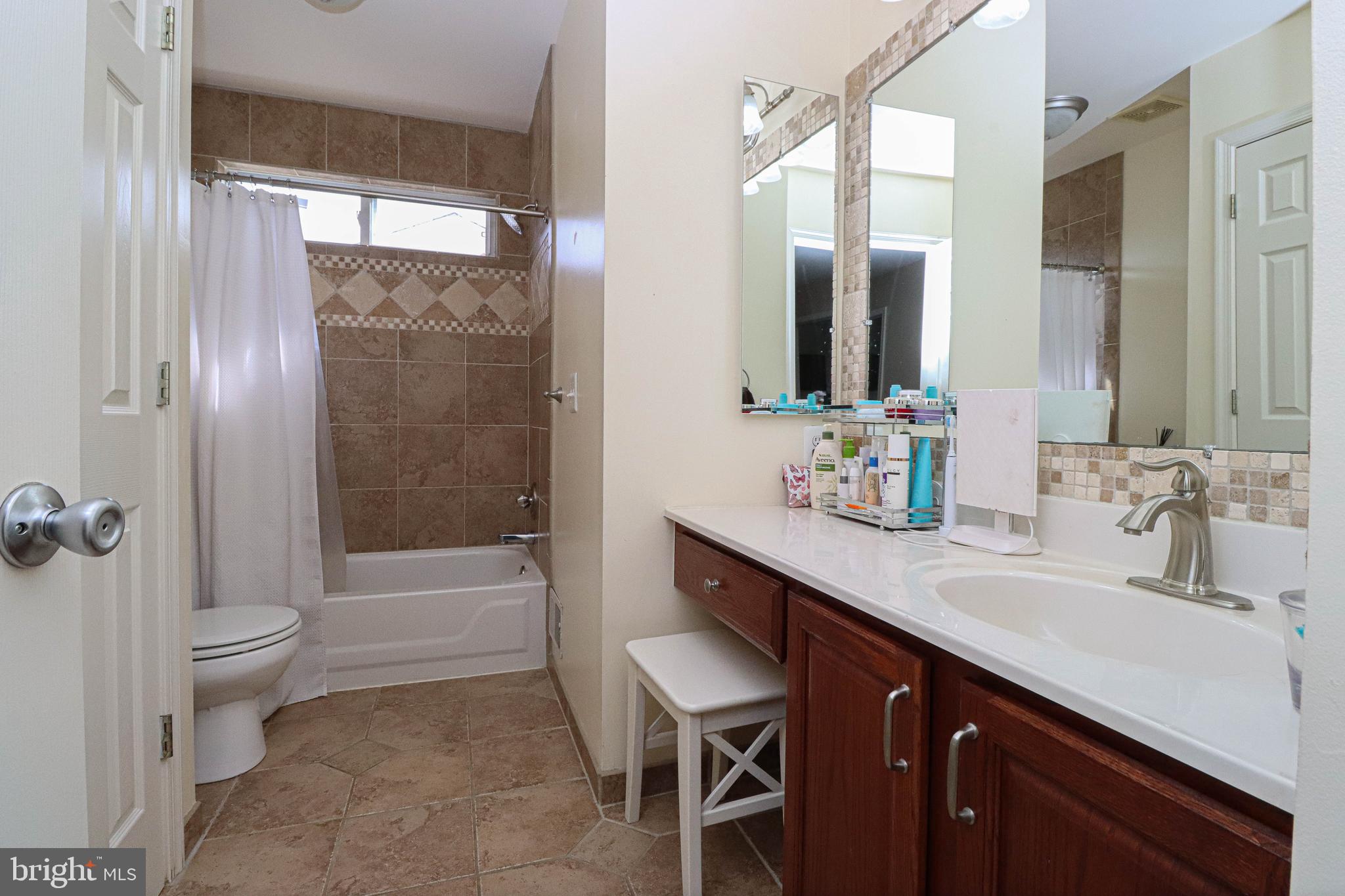 SEVEN OAKS - Residential