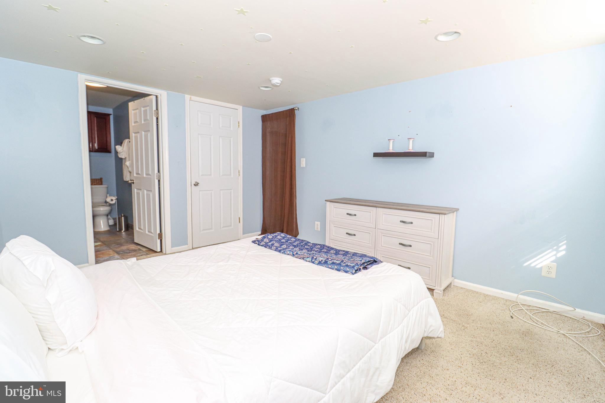 SEVEN OAKS - Residential