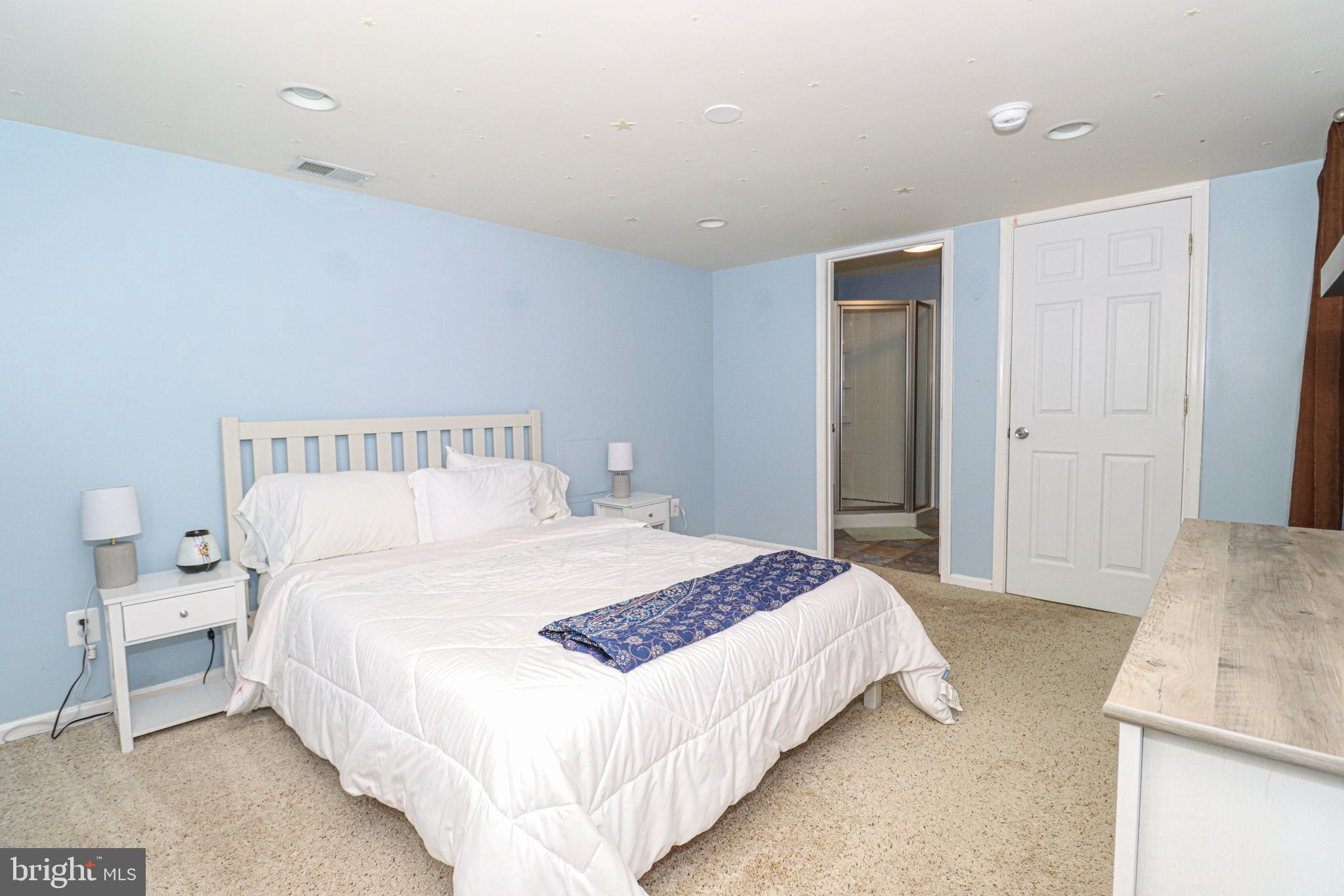 SEVEN OAKS - Residential