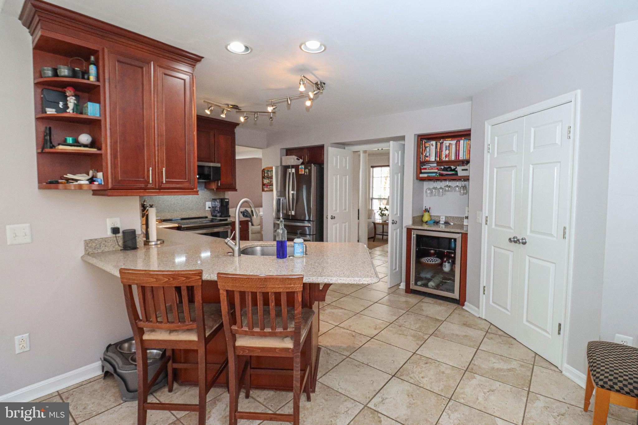 SEVEN OAKS - Residential