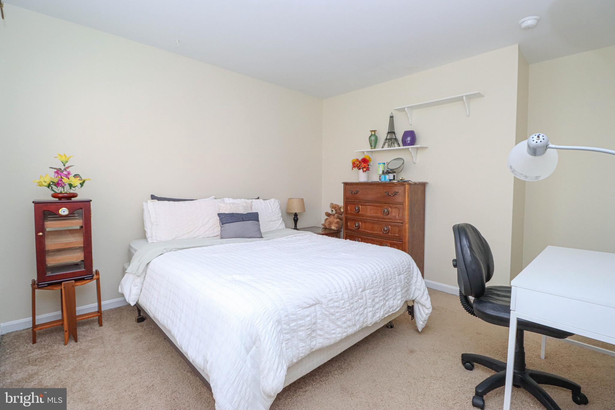 SEVEN OAKS - Residential