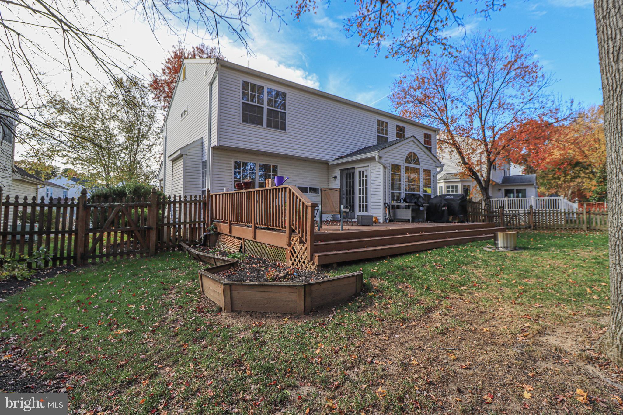 SEVEN OAKS - Residential