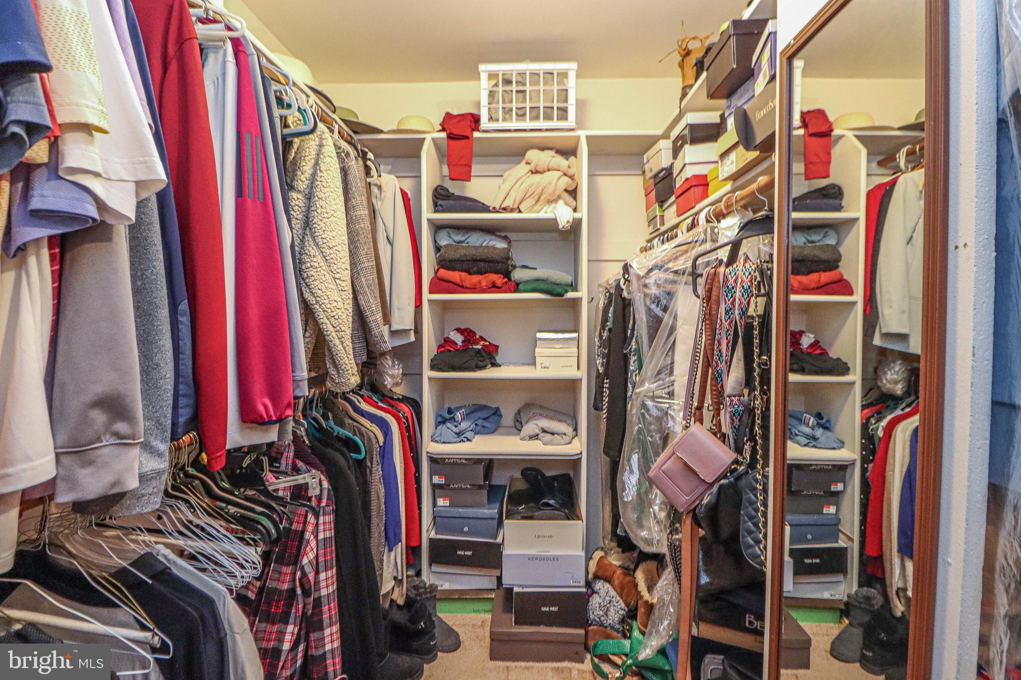 SEVEN OAKS - Residential