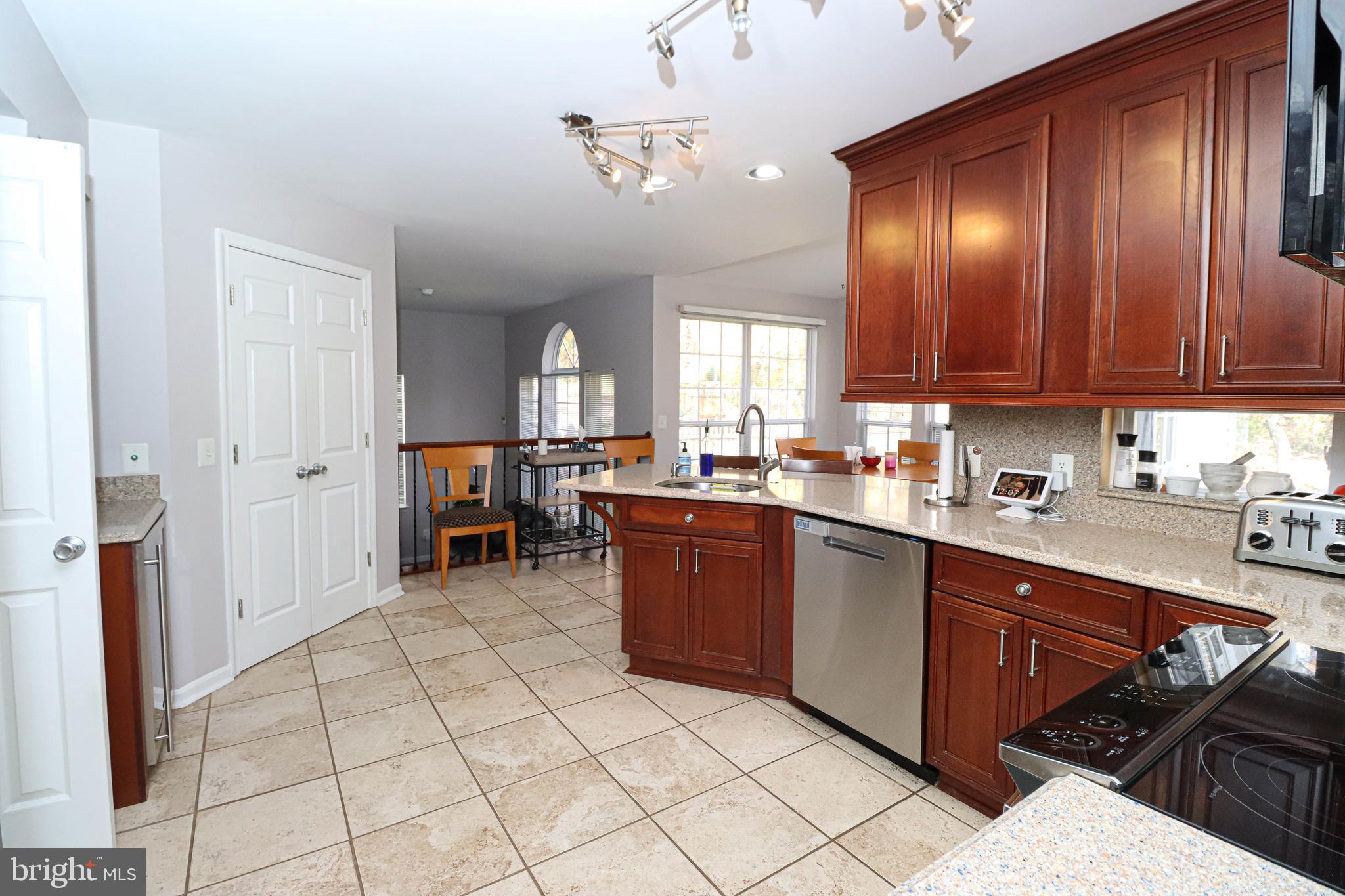 SEVEN OAKS - Residential