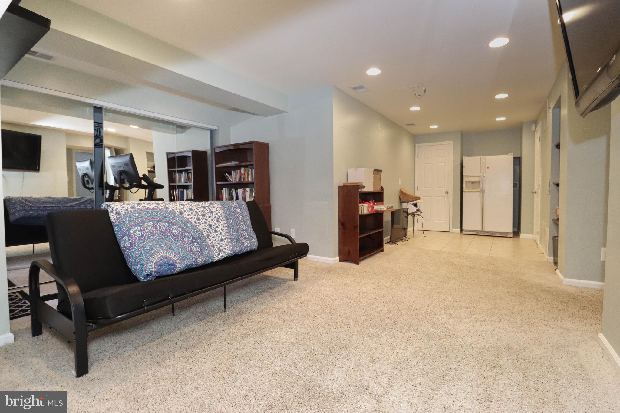 SEVEN OAKS - Residential