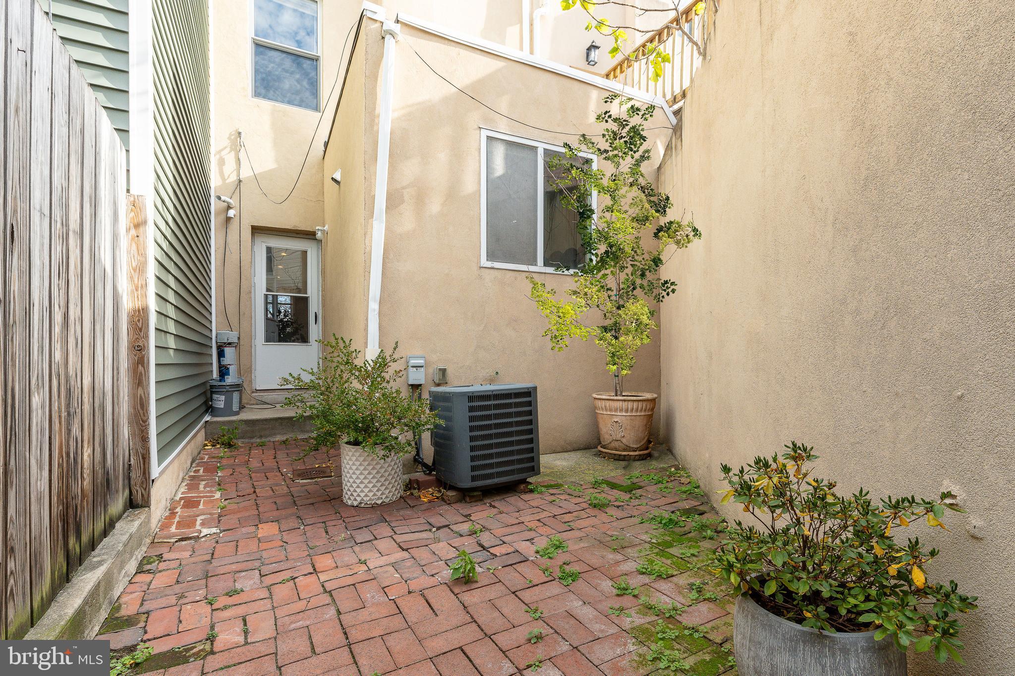 FAIRMOUNT - Residential