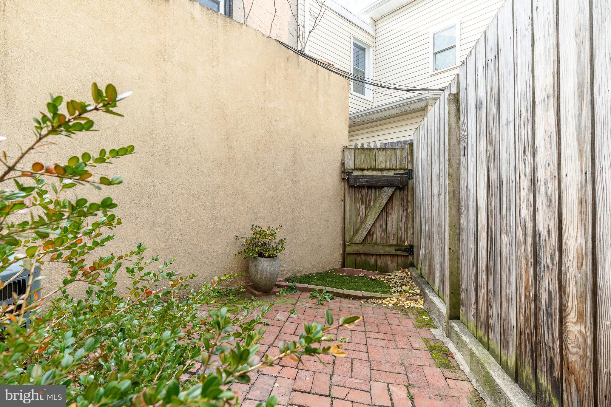 FAIRMOUNT - Residential