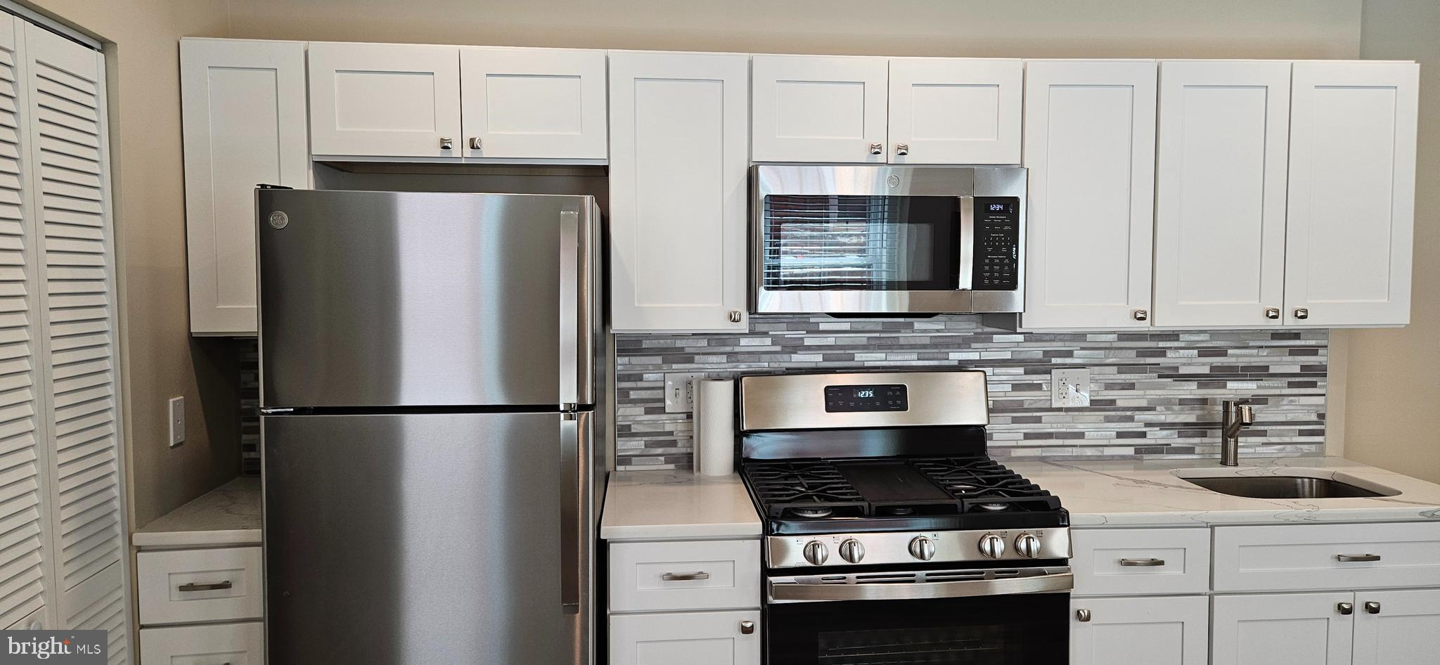 2016 1ST STREET NW 2