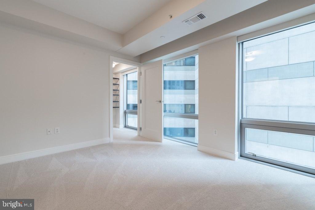 THE WATERVIEW - Residential