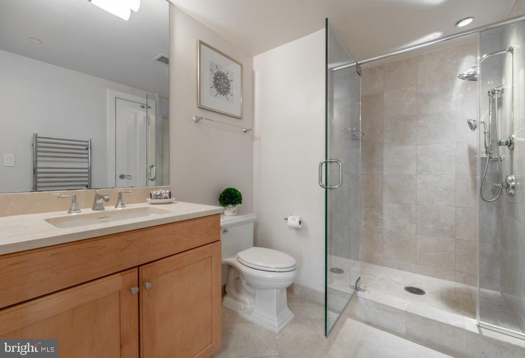 THE WATERVIEW - Residential